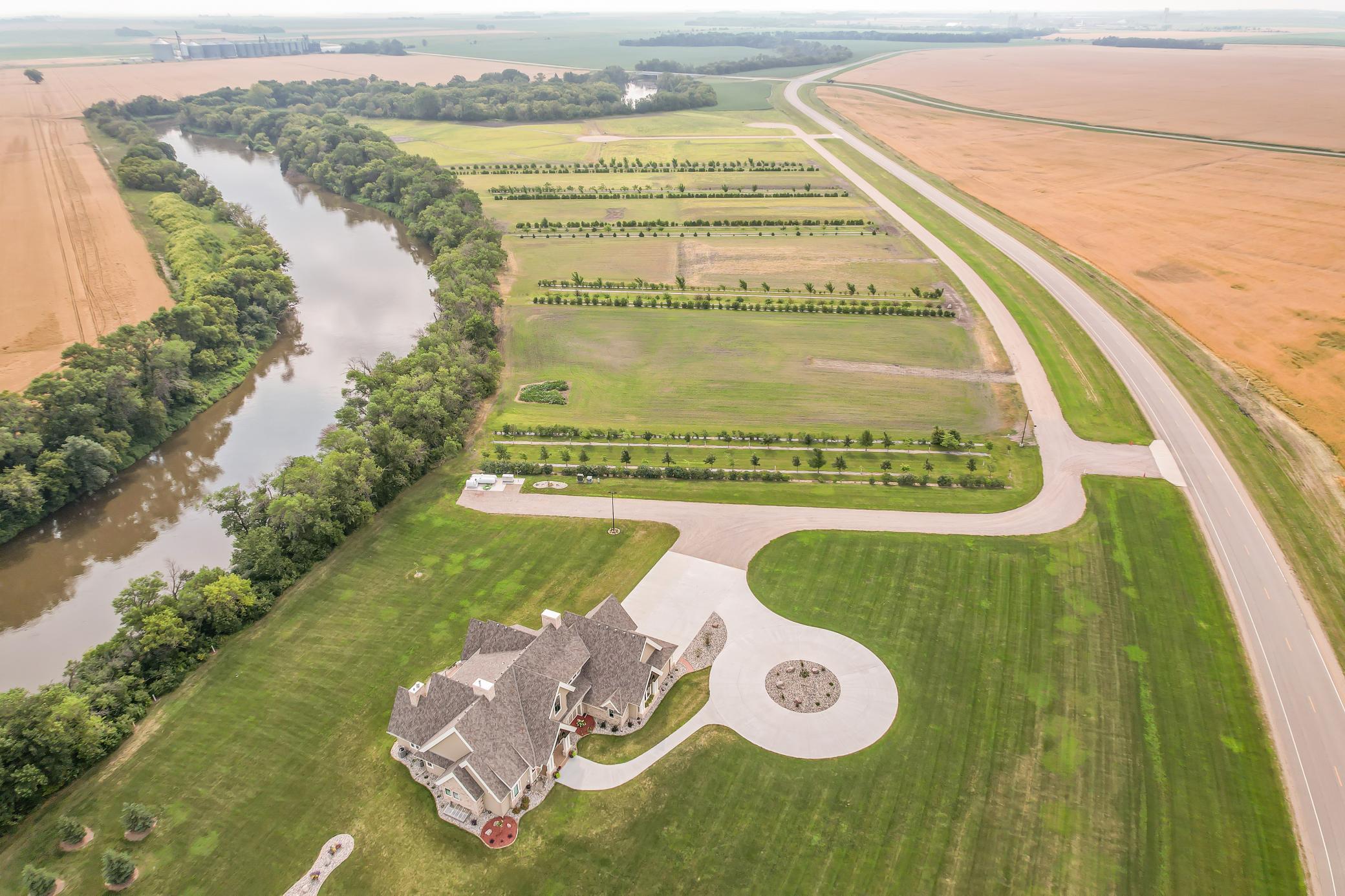 main property photo 10