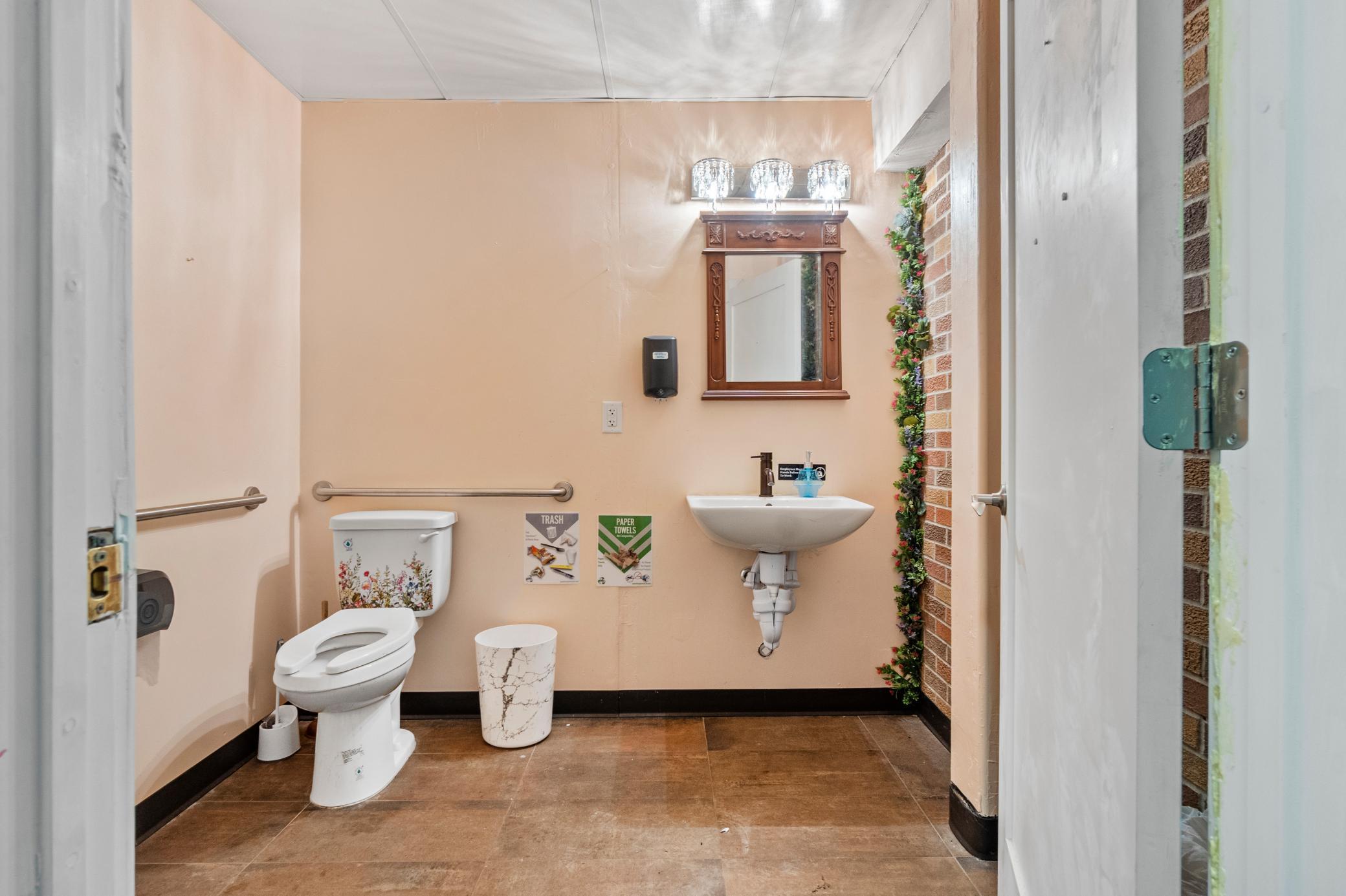 main property photo 23