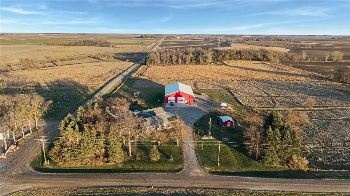 main property photo 59