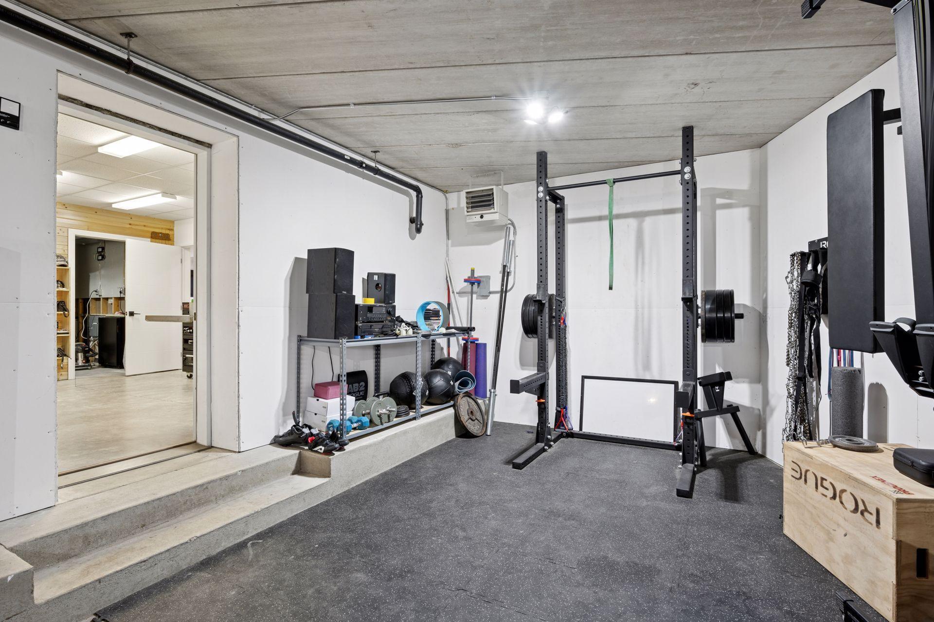 main property photo 50