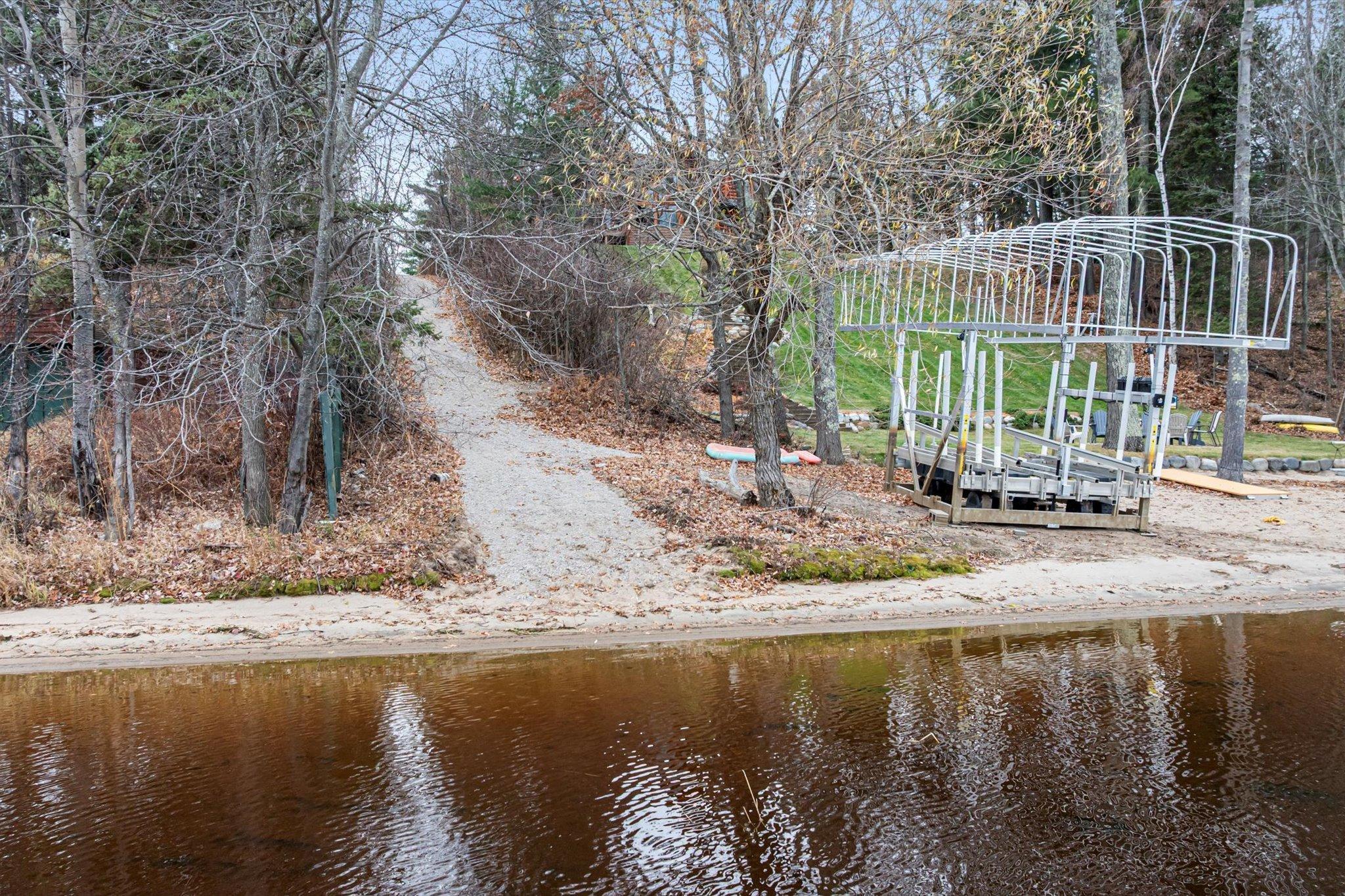 main property photo 43