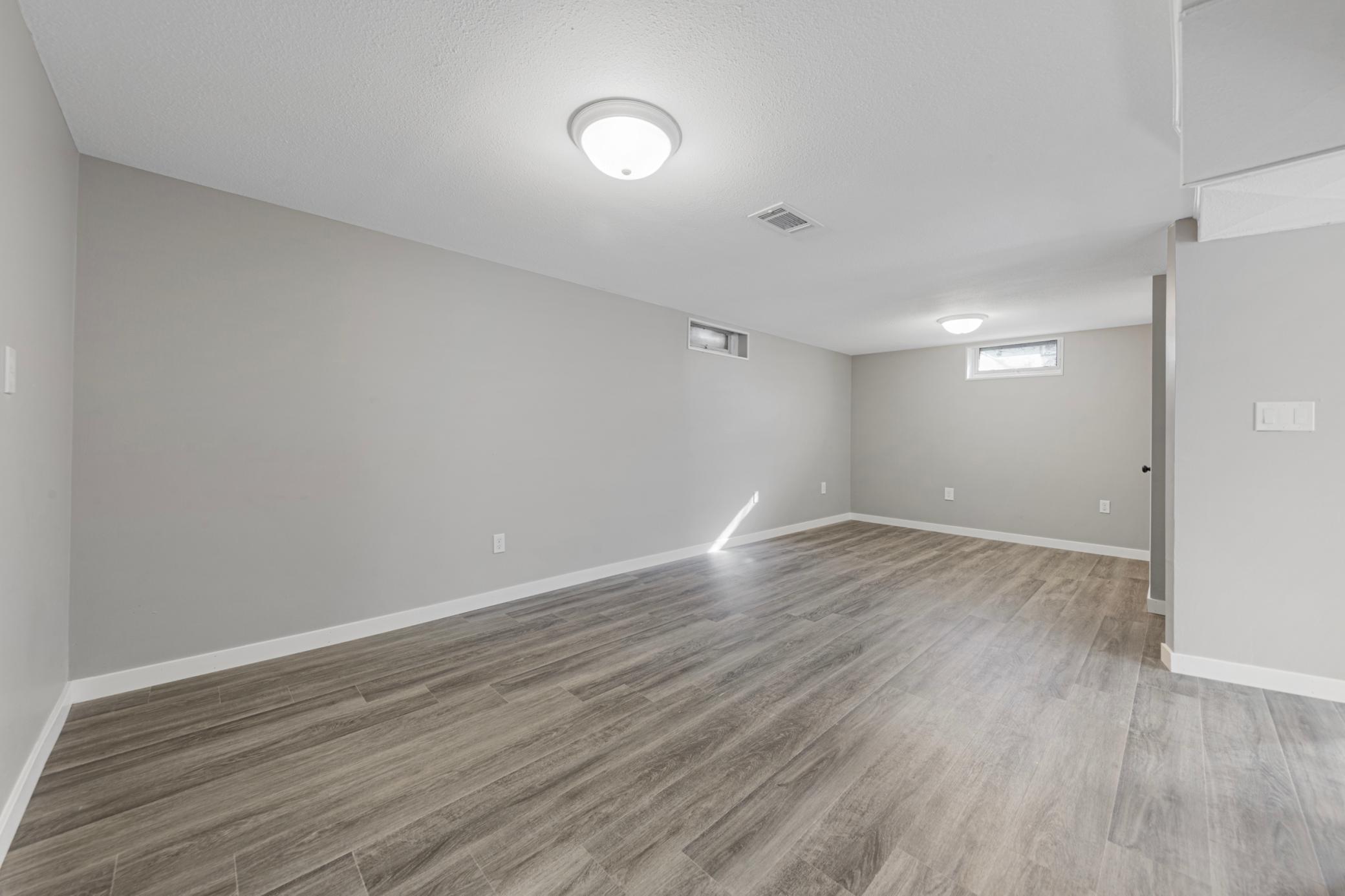 property viewer photo 16