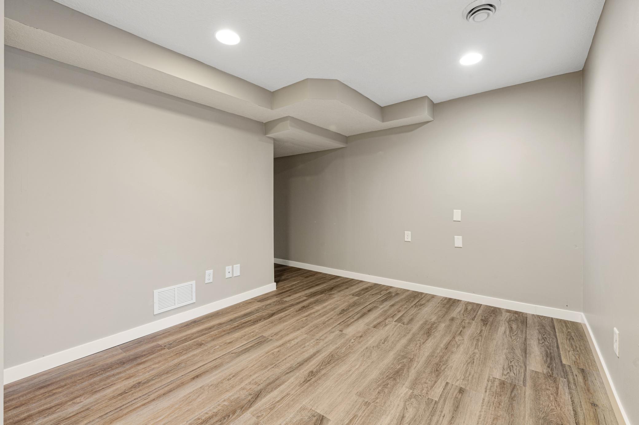 property viewer photo 24