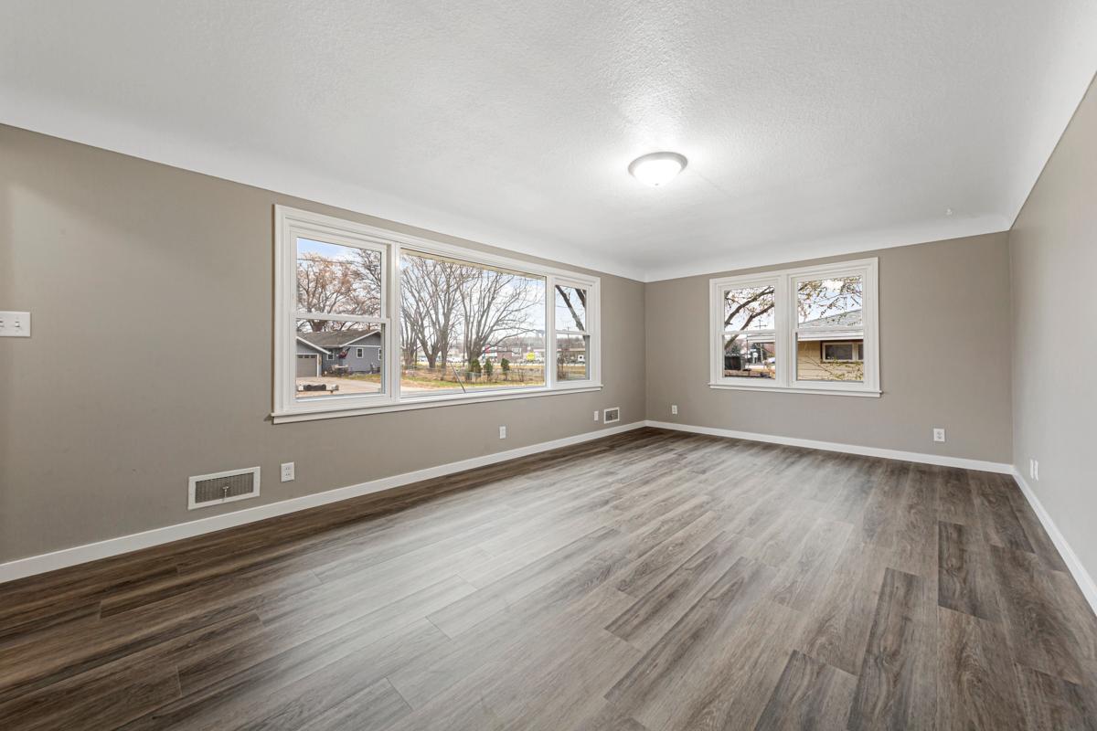 property viewer photo 6