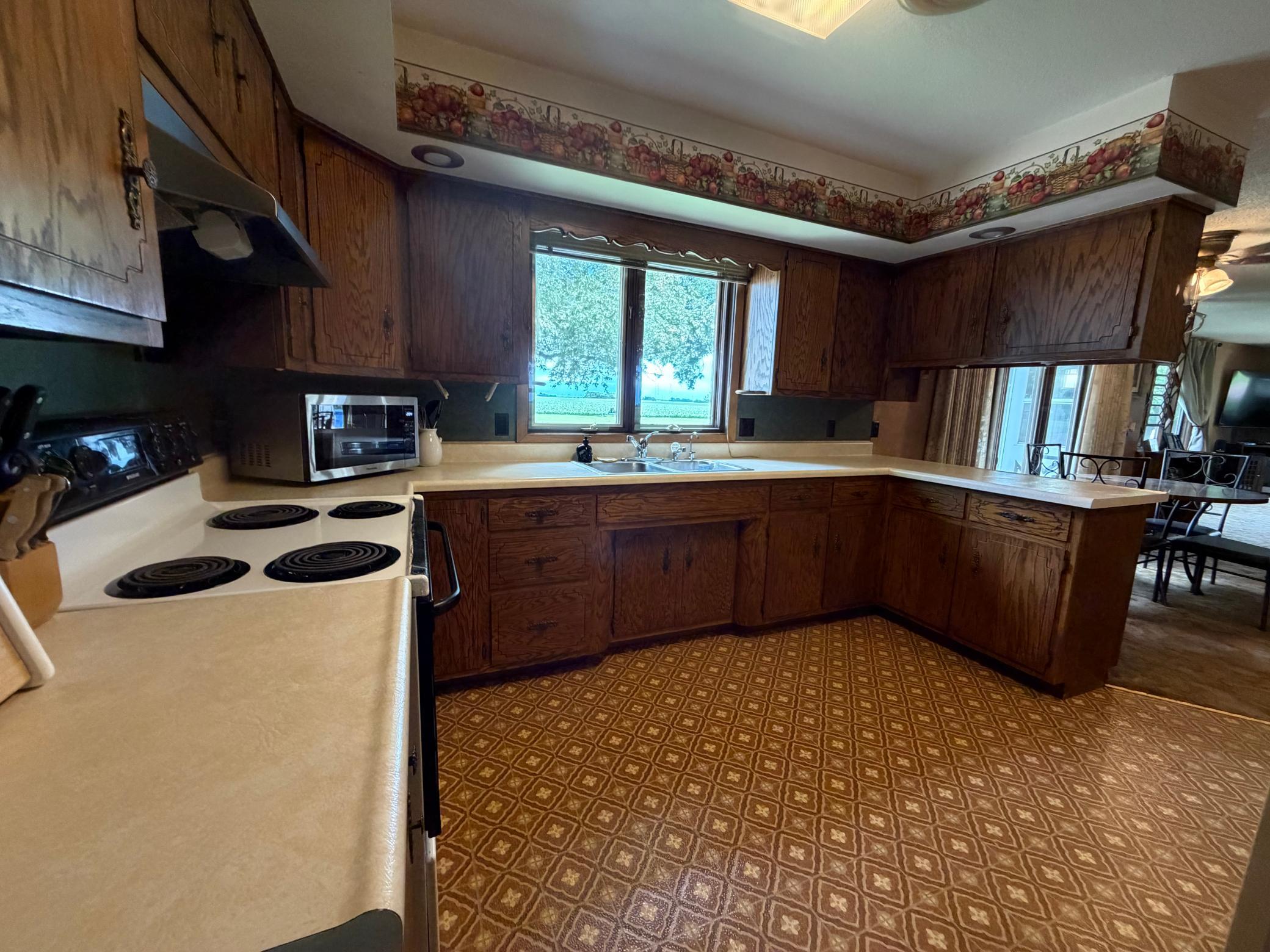main property photo 14