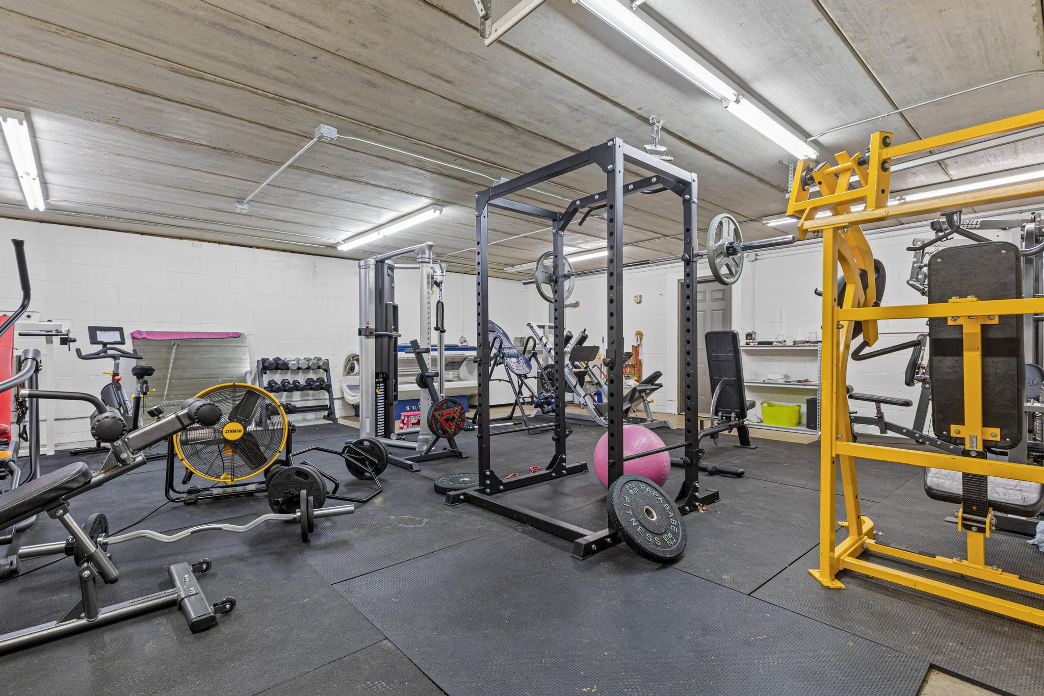 main property photo 40