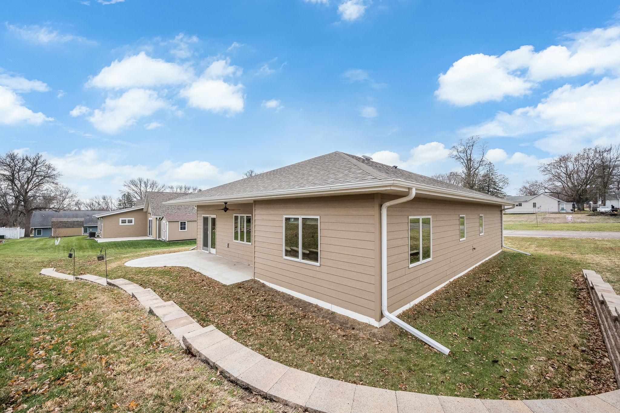 main property photo 40