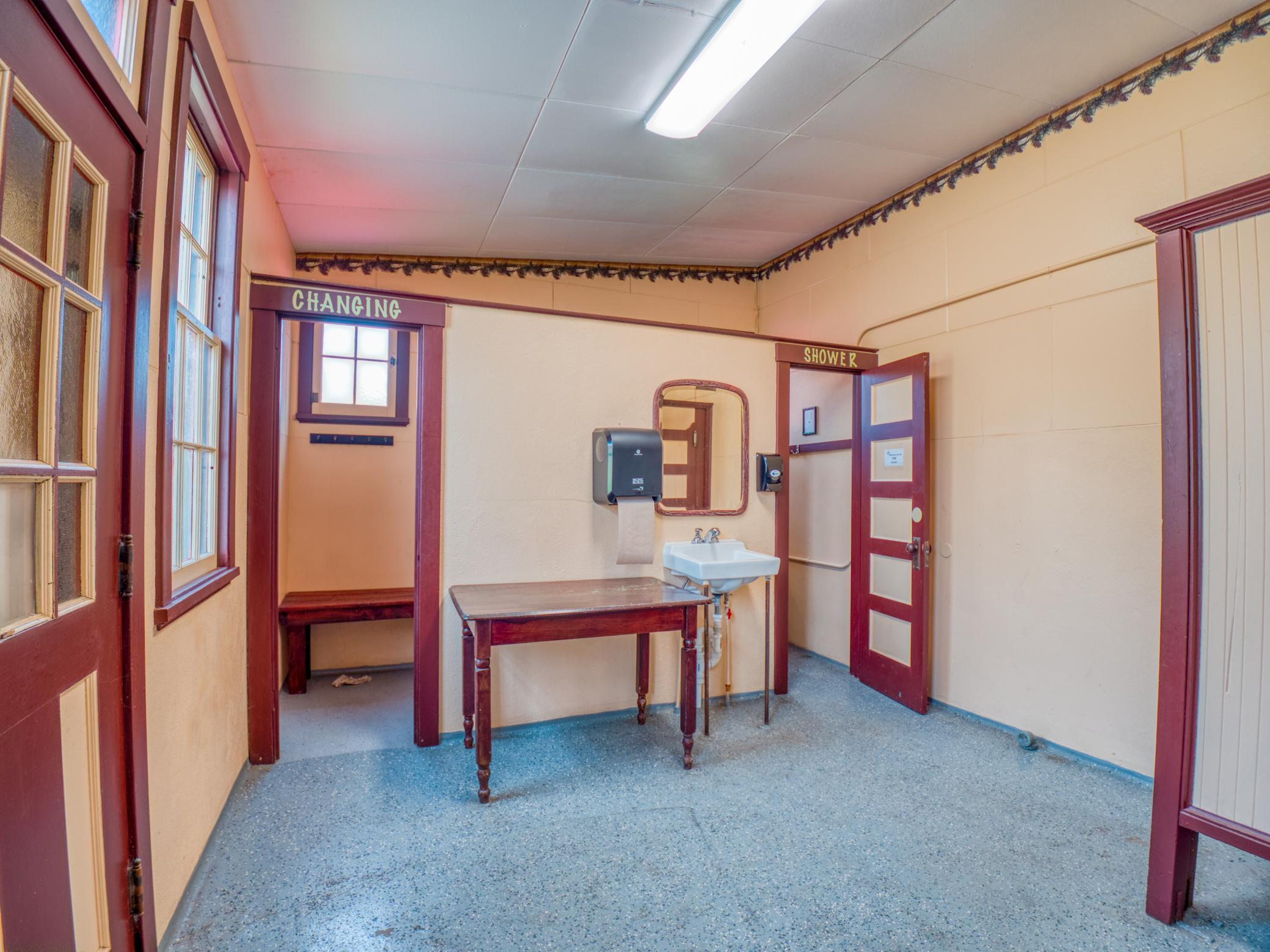 main property photo 11