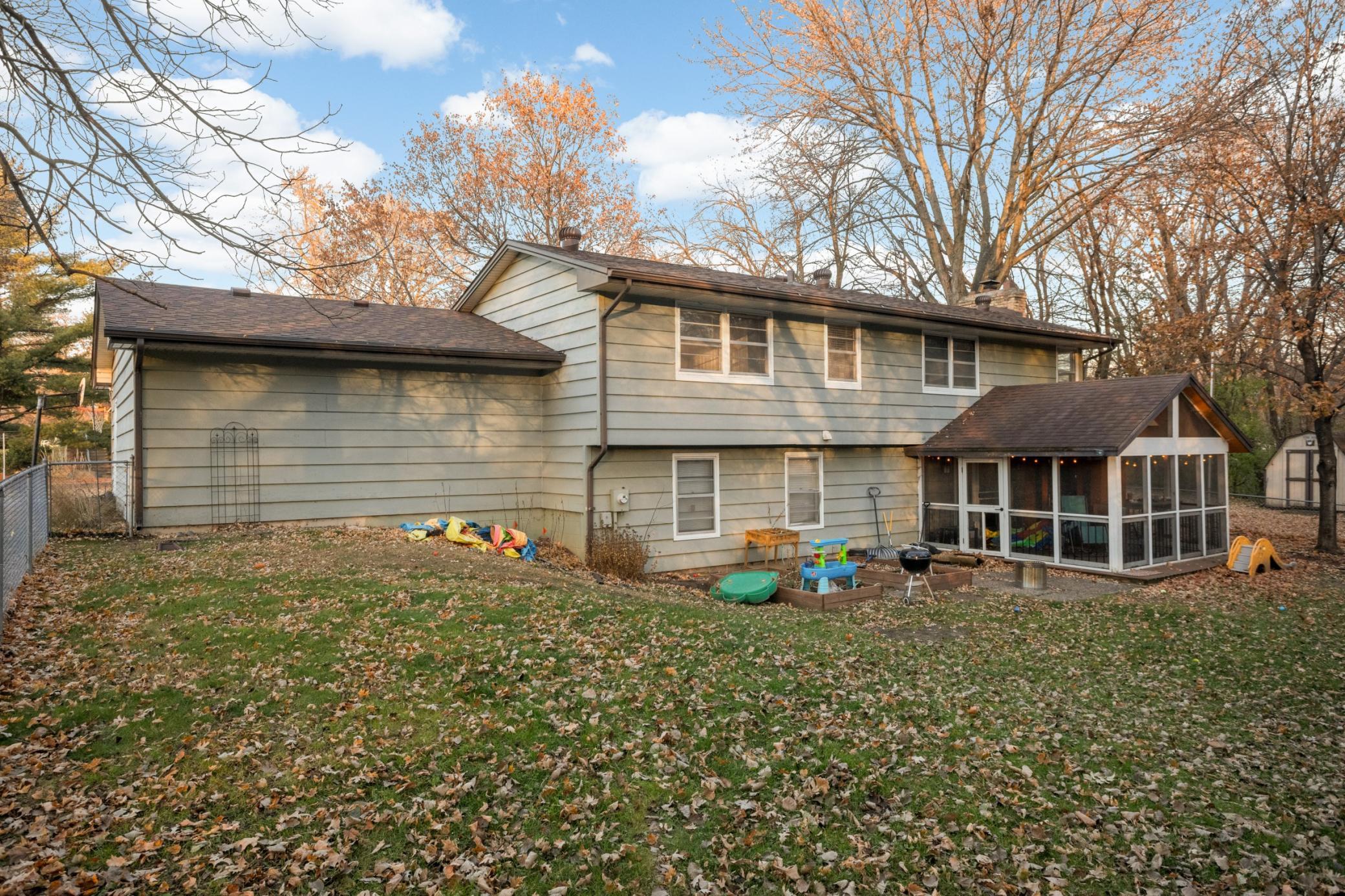main property photo 23