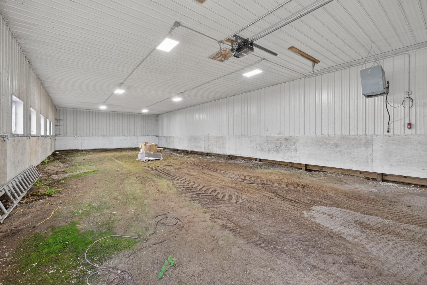 main property photo 33