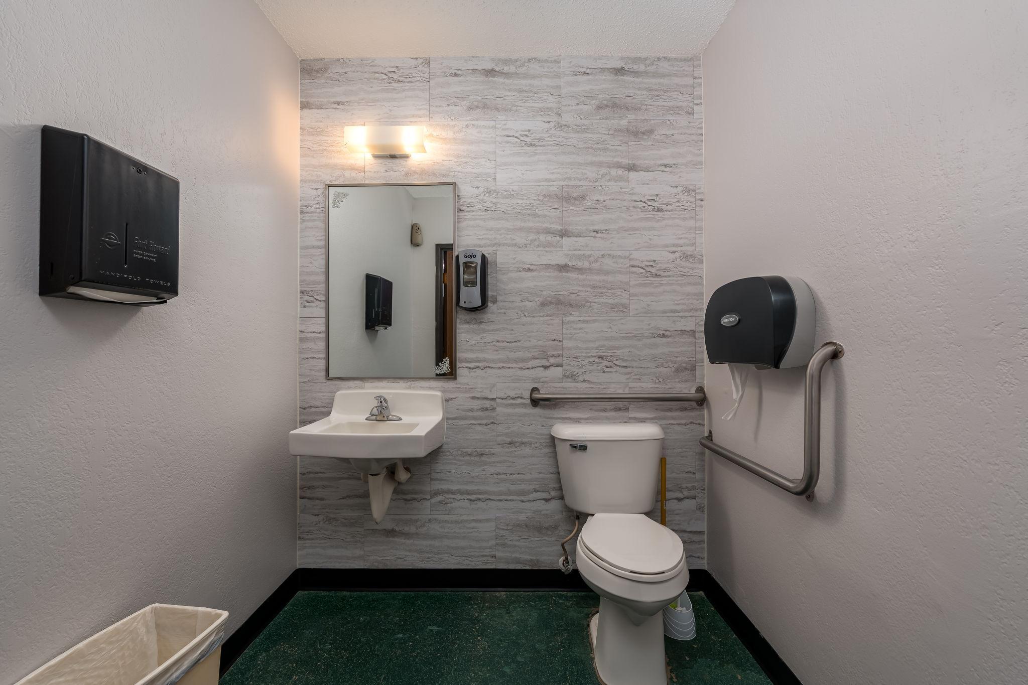 main property photo 17