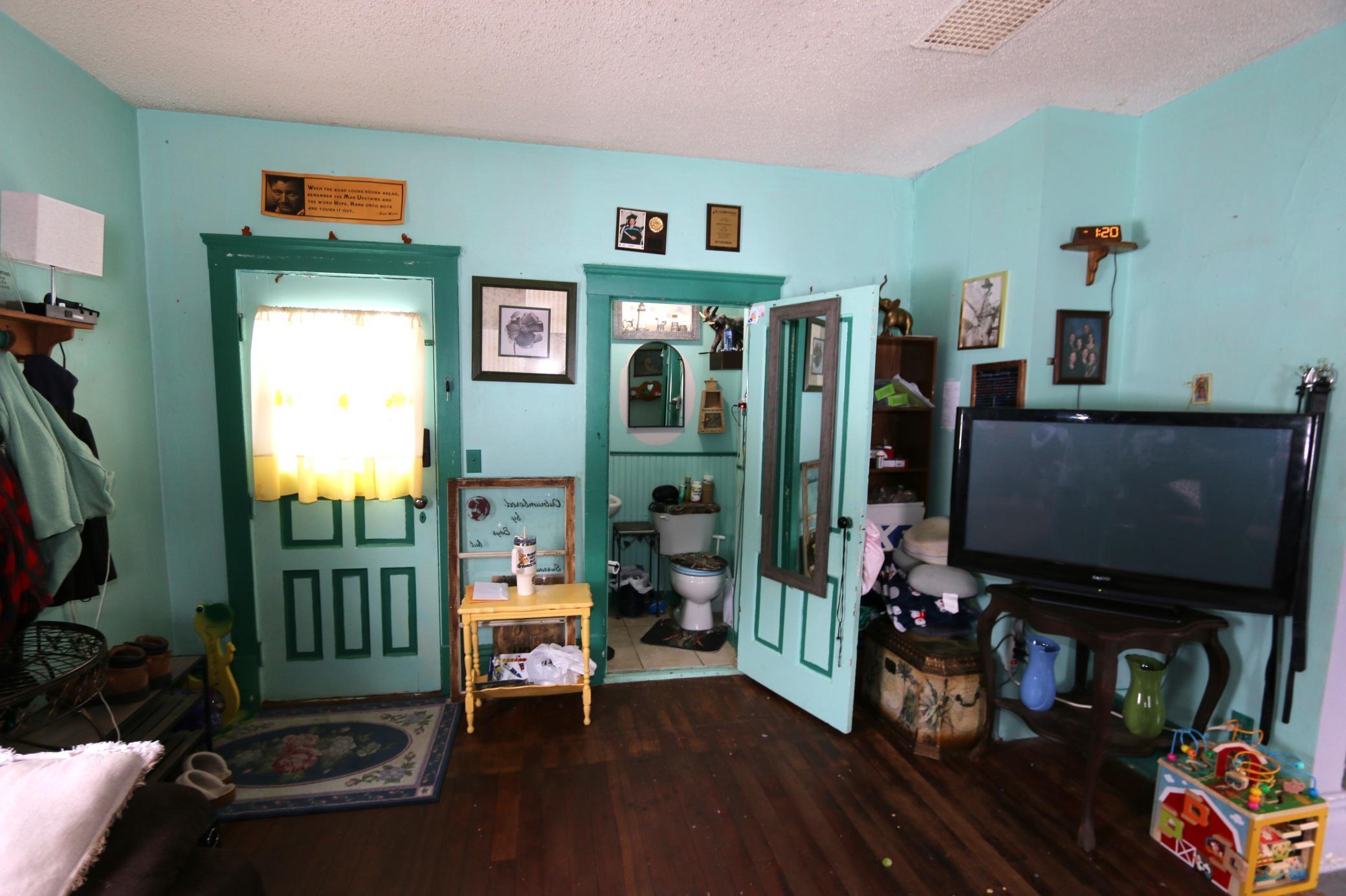 main property photo 5