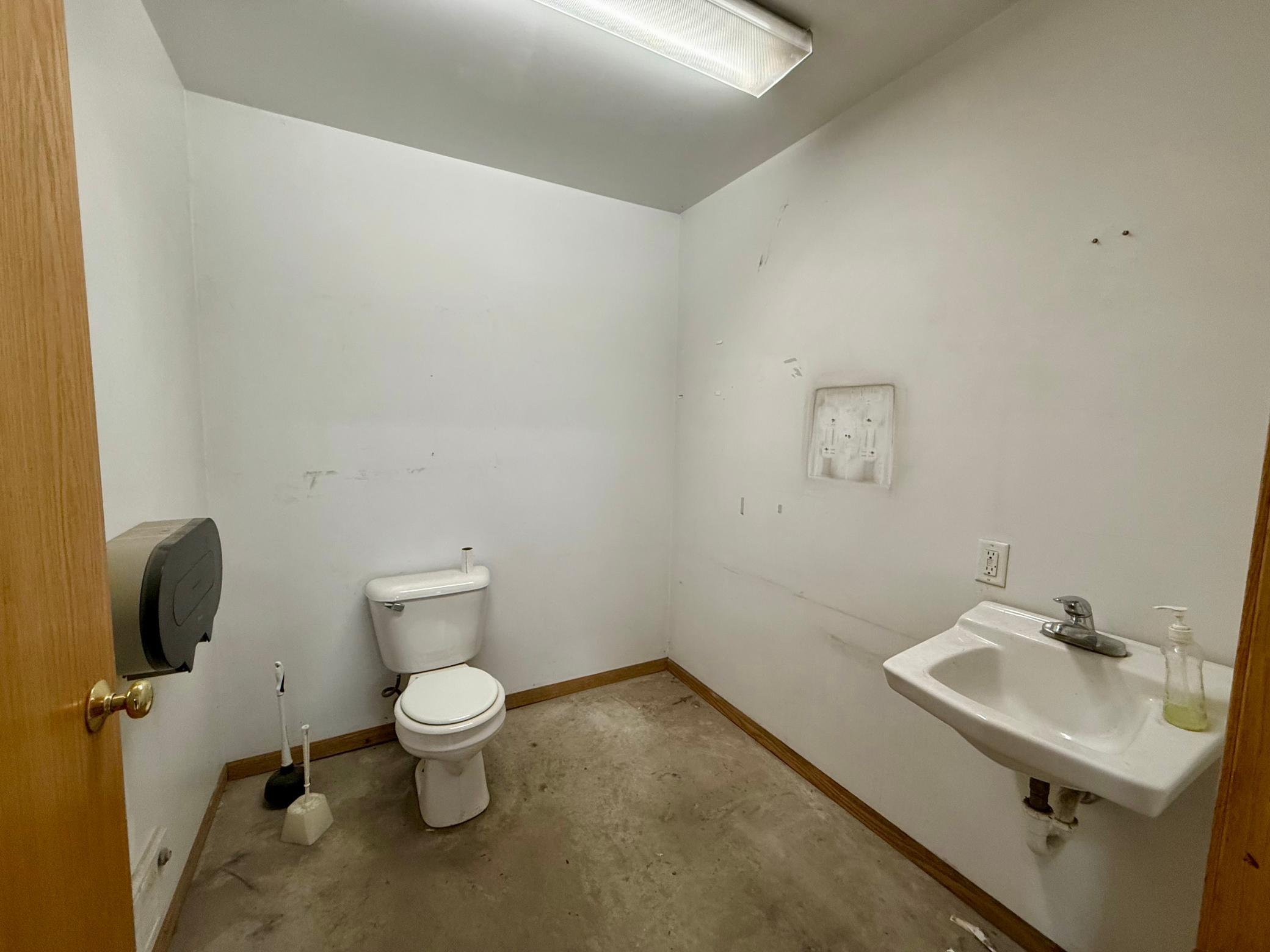 main property photo 8