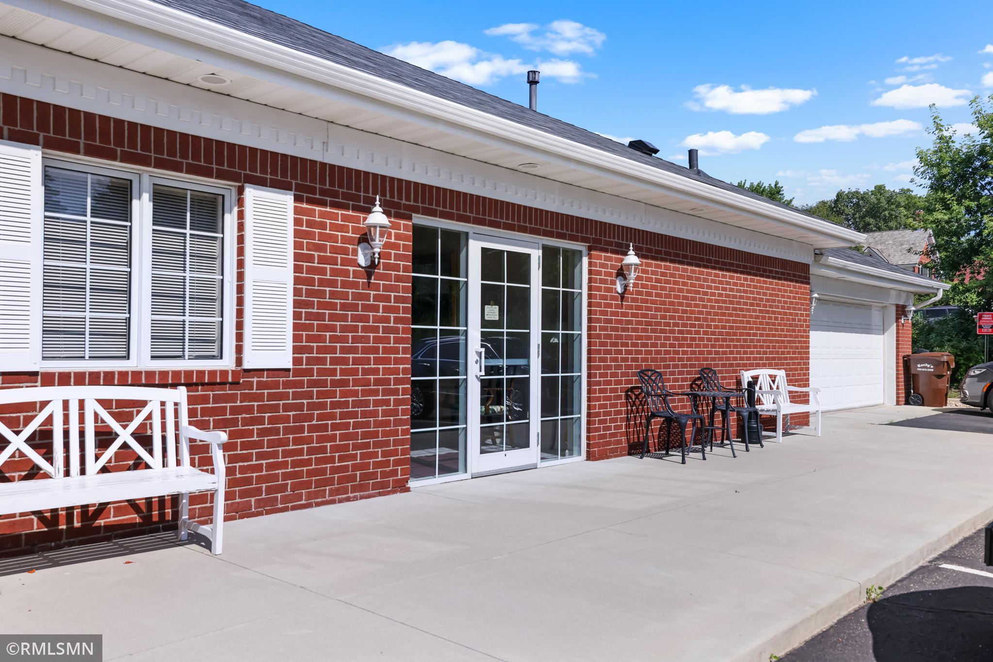 main property photo 28