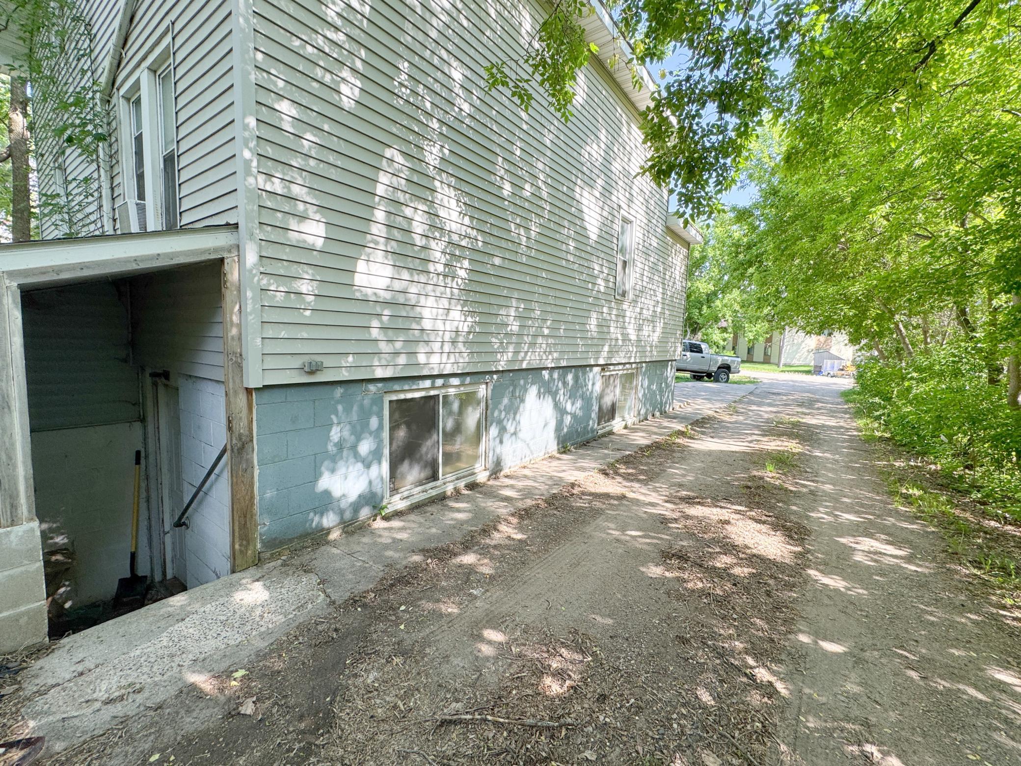 main property photo 40