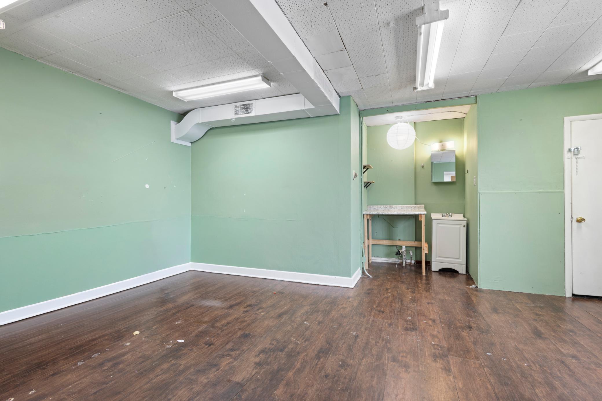 main property photo 11