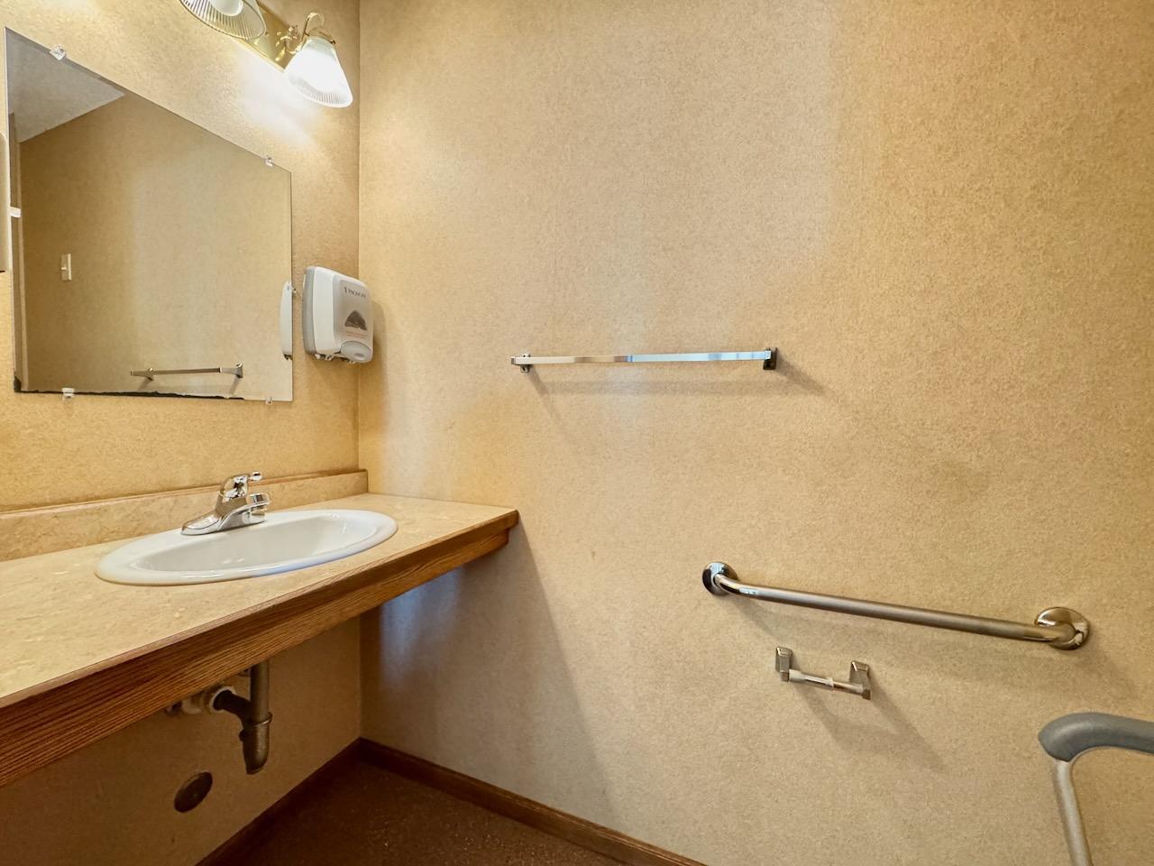 main property photo 33