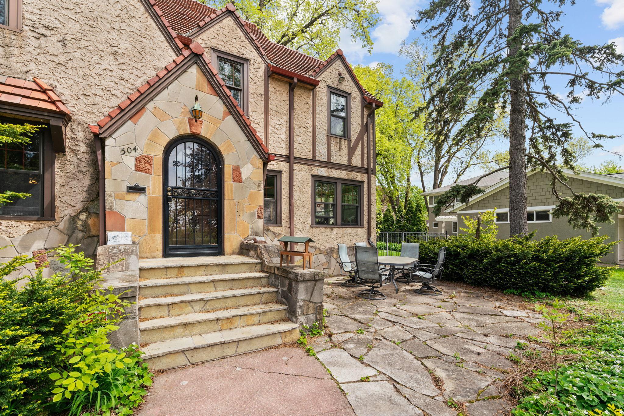 main property photo 3