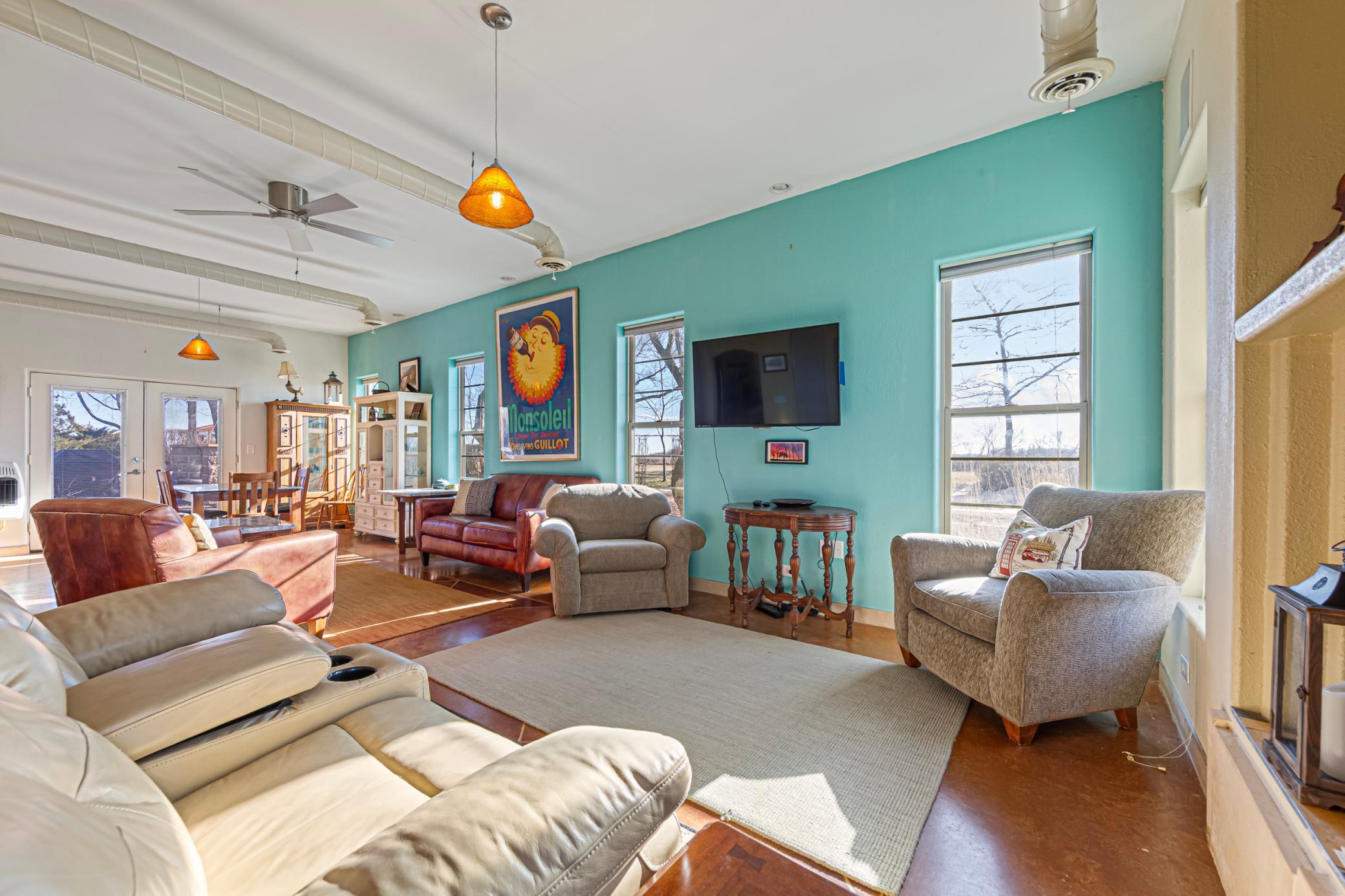 main property photo 9