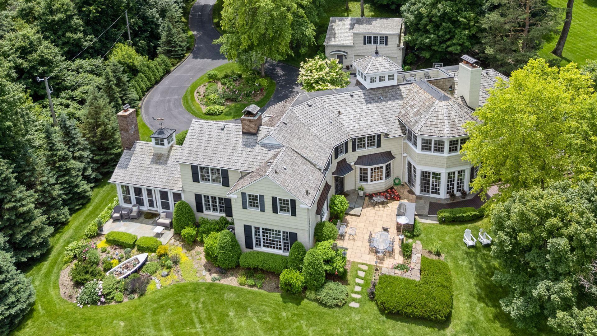 main property photo 4
