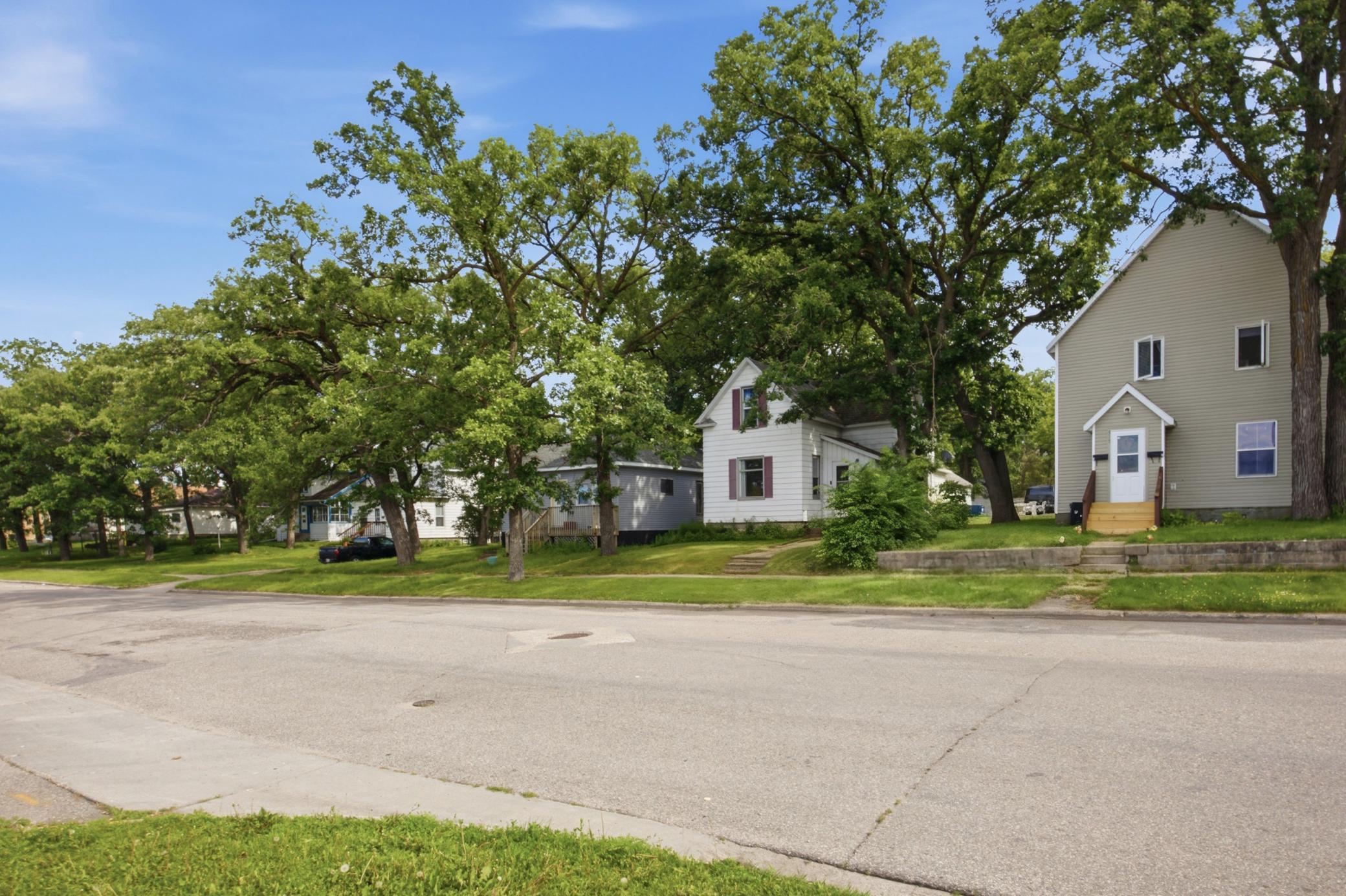 main property photo 9