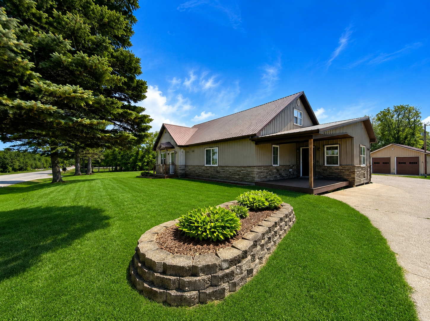 main property photo 32