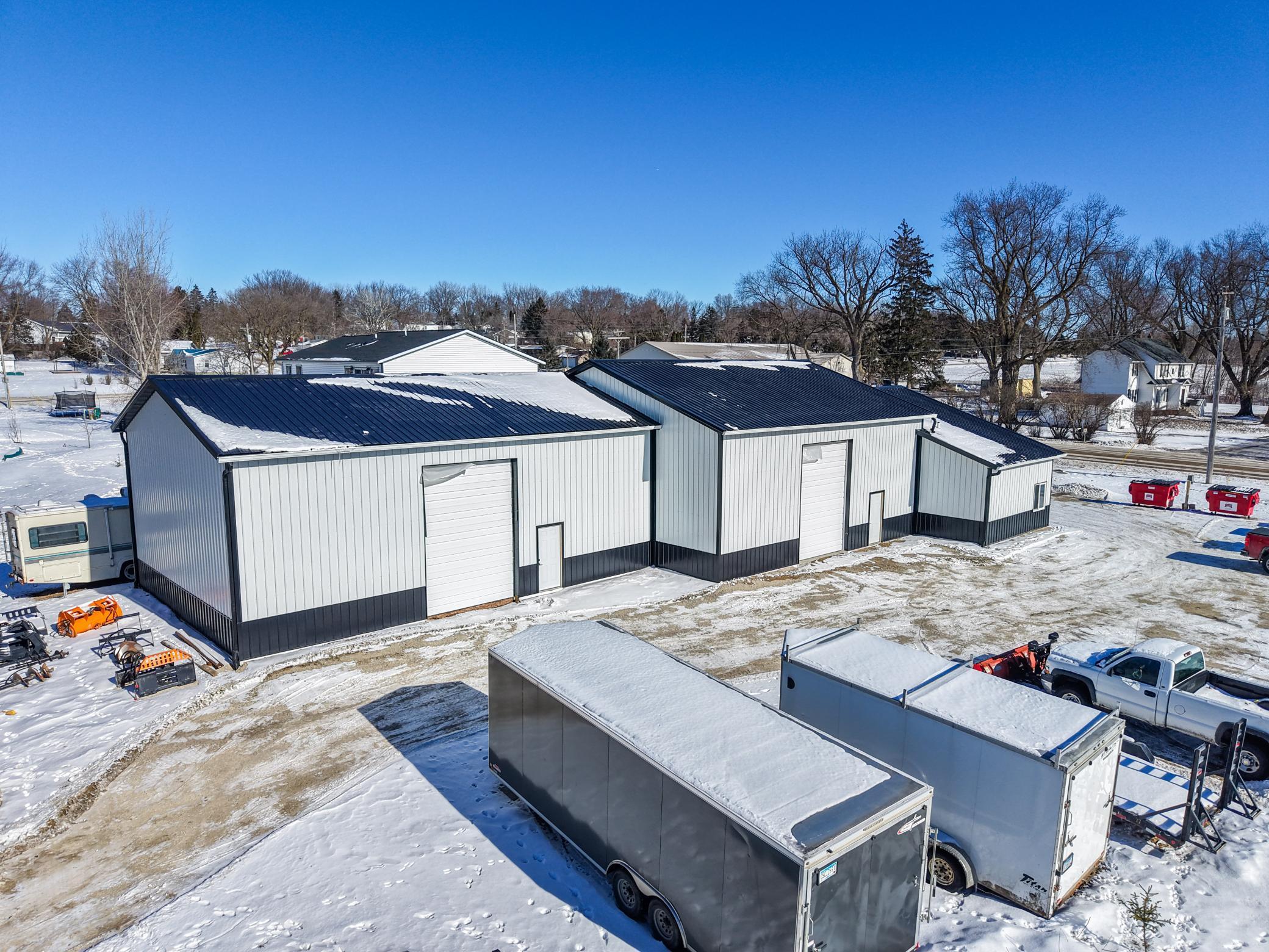 main property photo 33