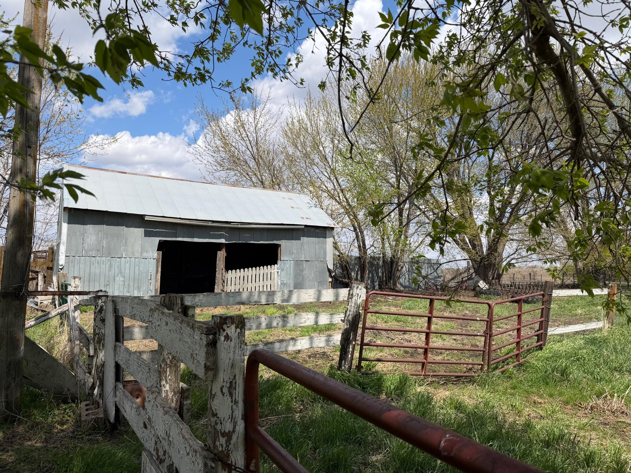 main property photo 28