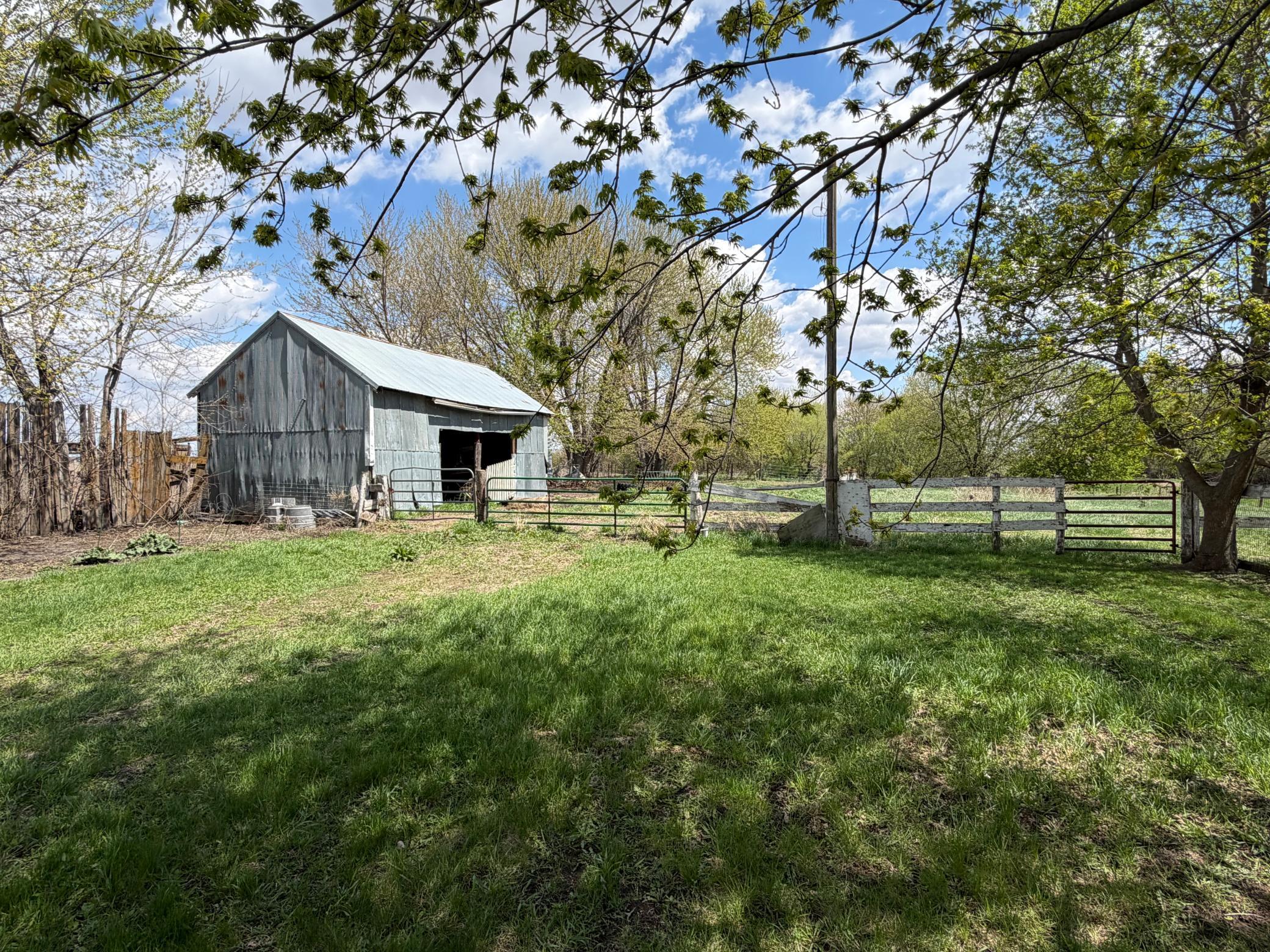 main property photo 30