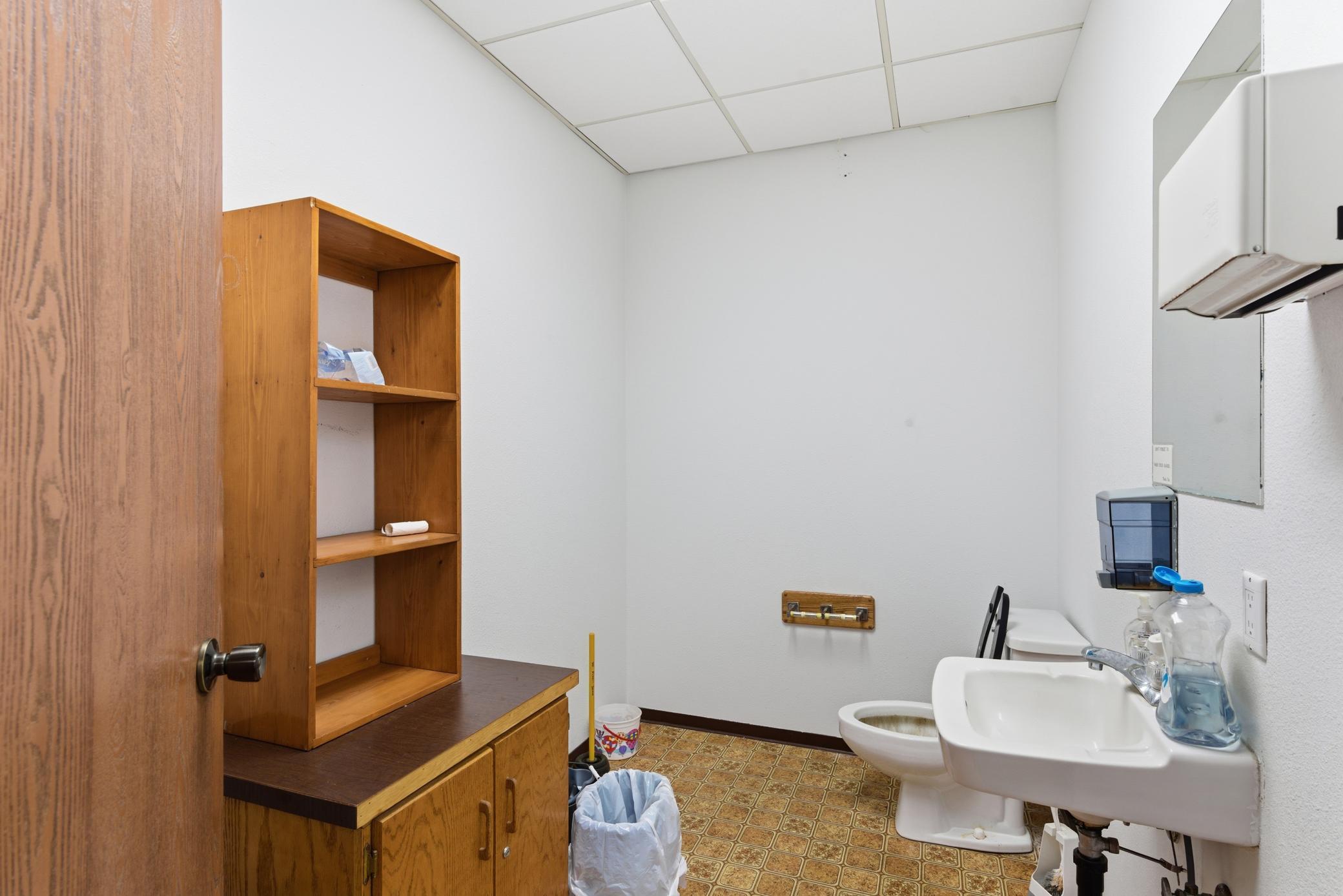 main property photo 33