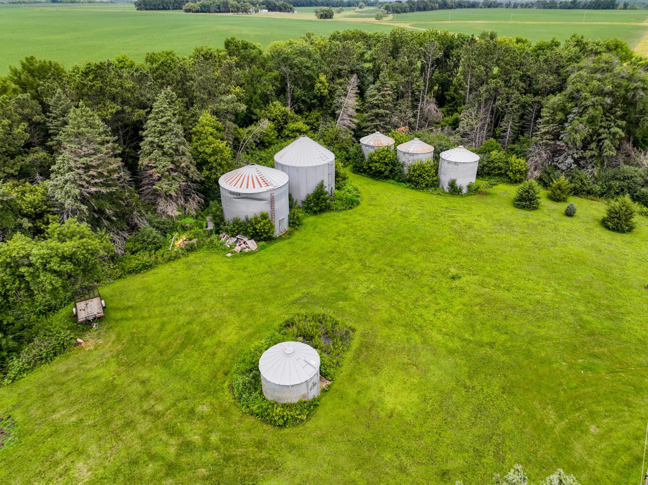 main property photo 50