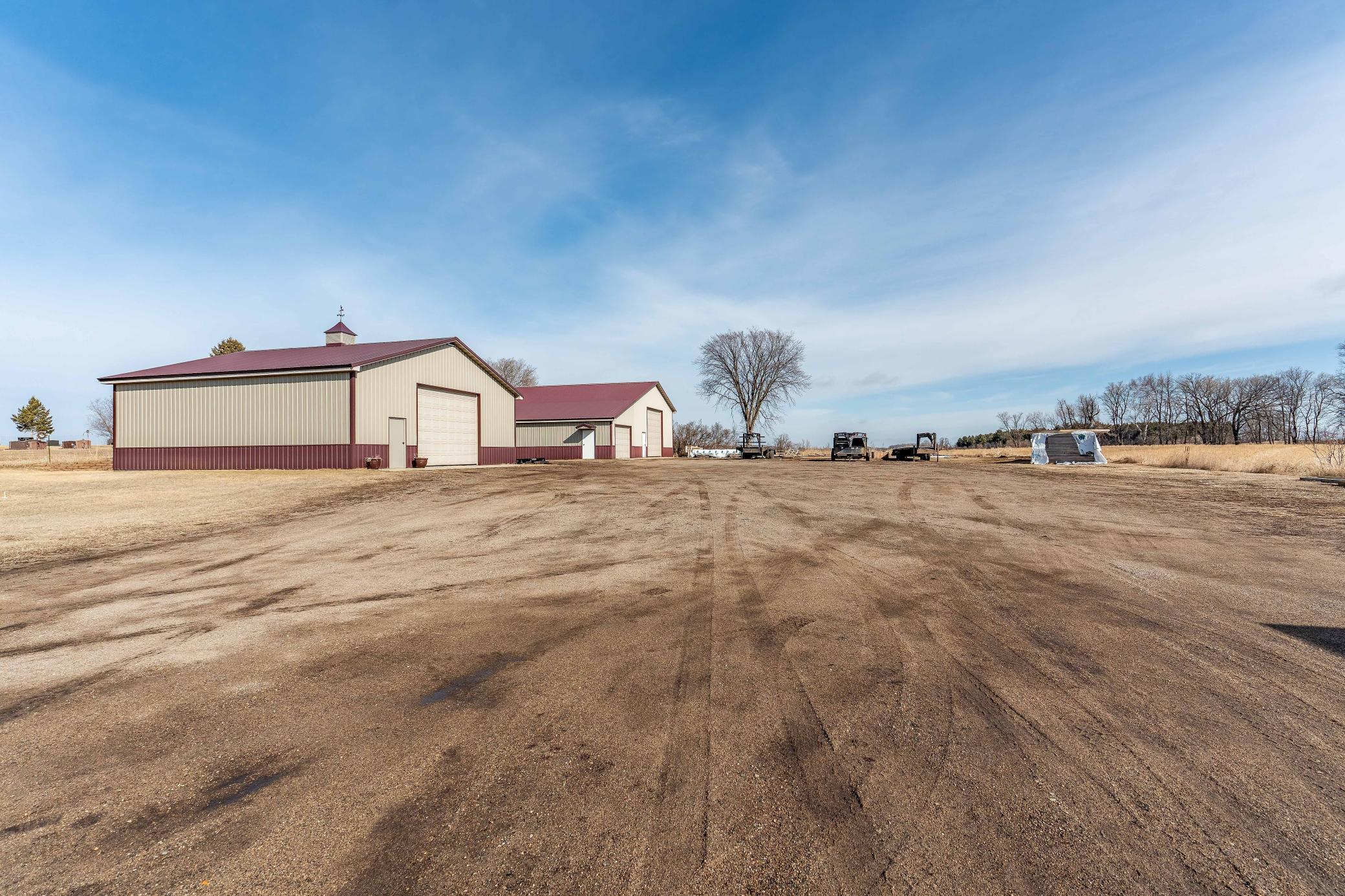 main property photo 40