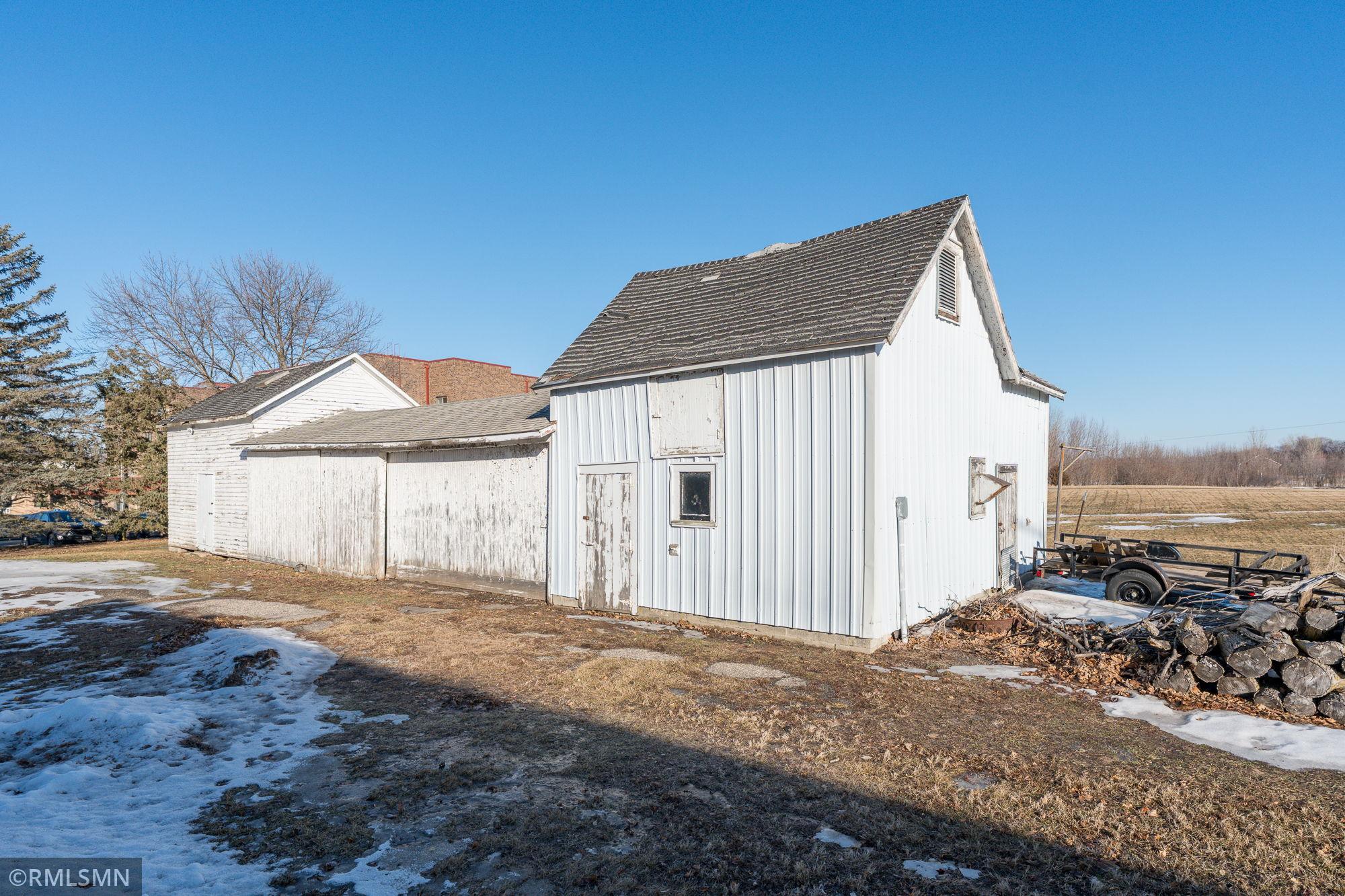 main property photo 23