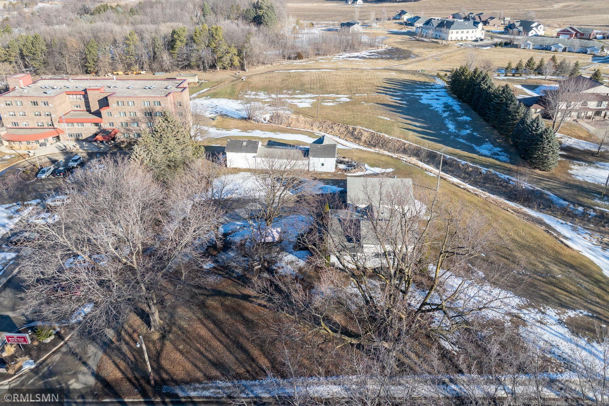 main property photo 5