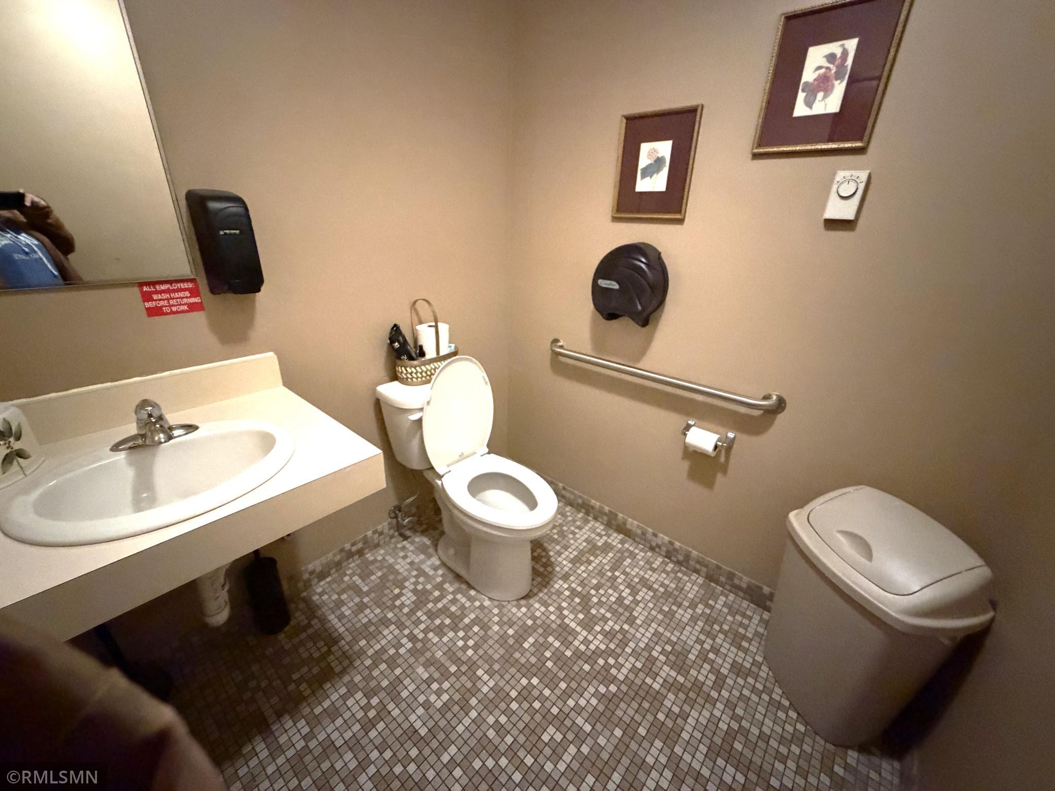 main property photo 24