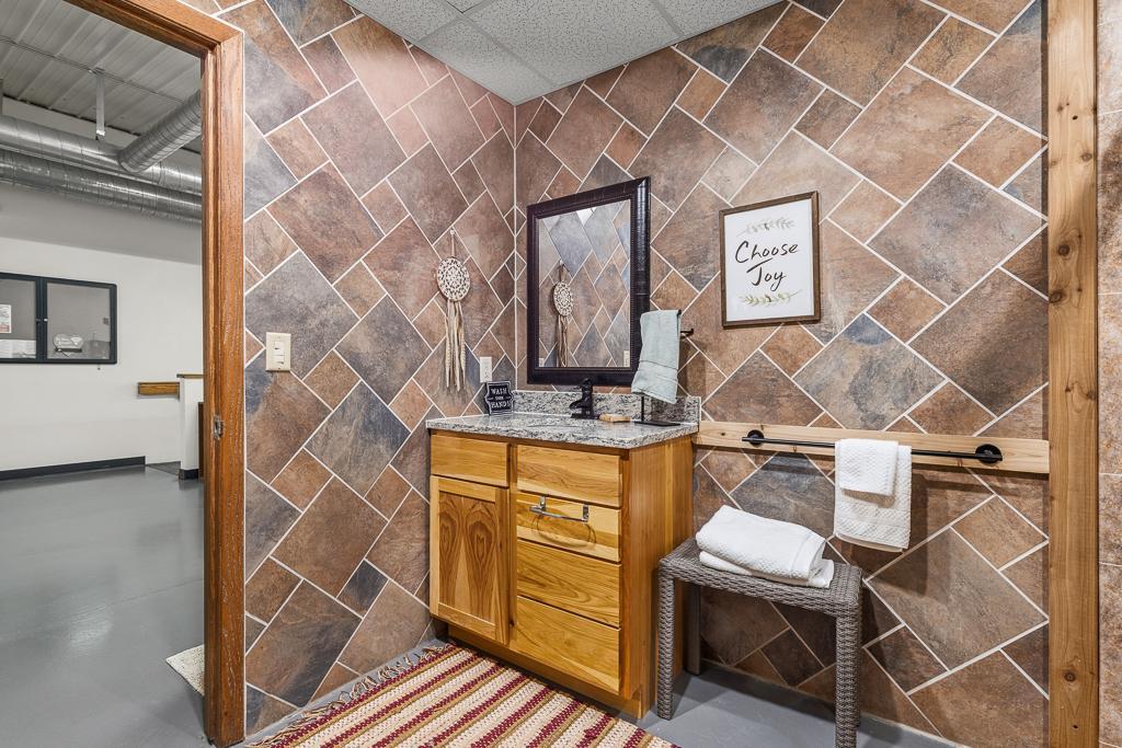 main property photo 70