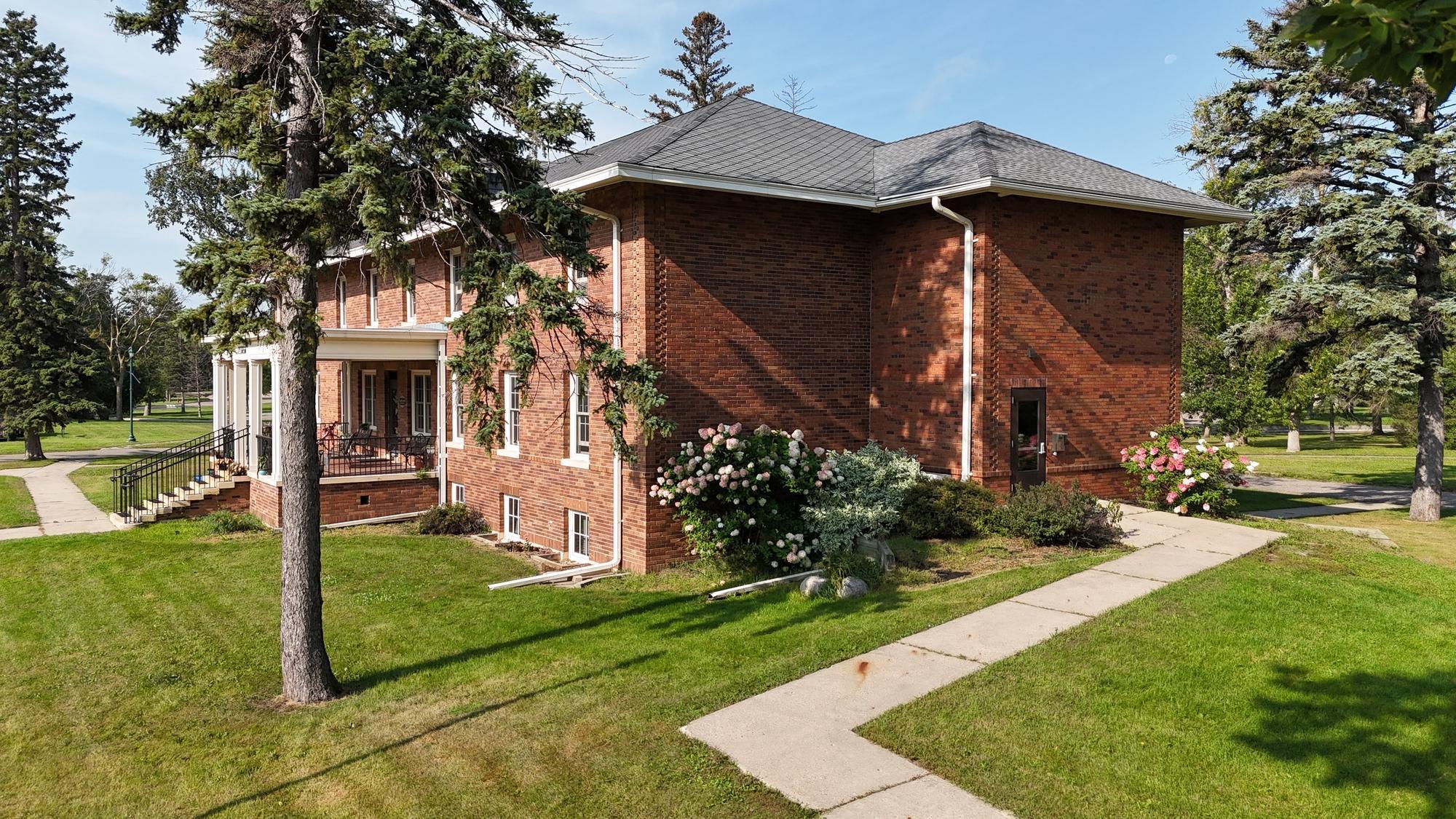 main property photo 17