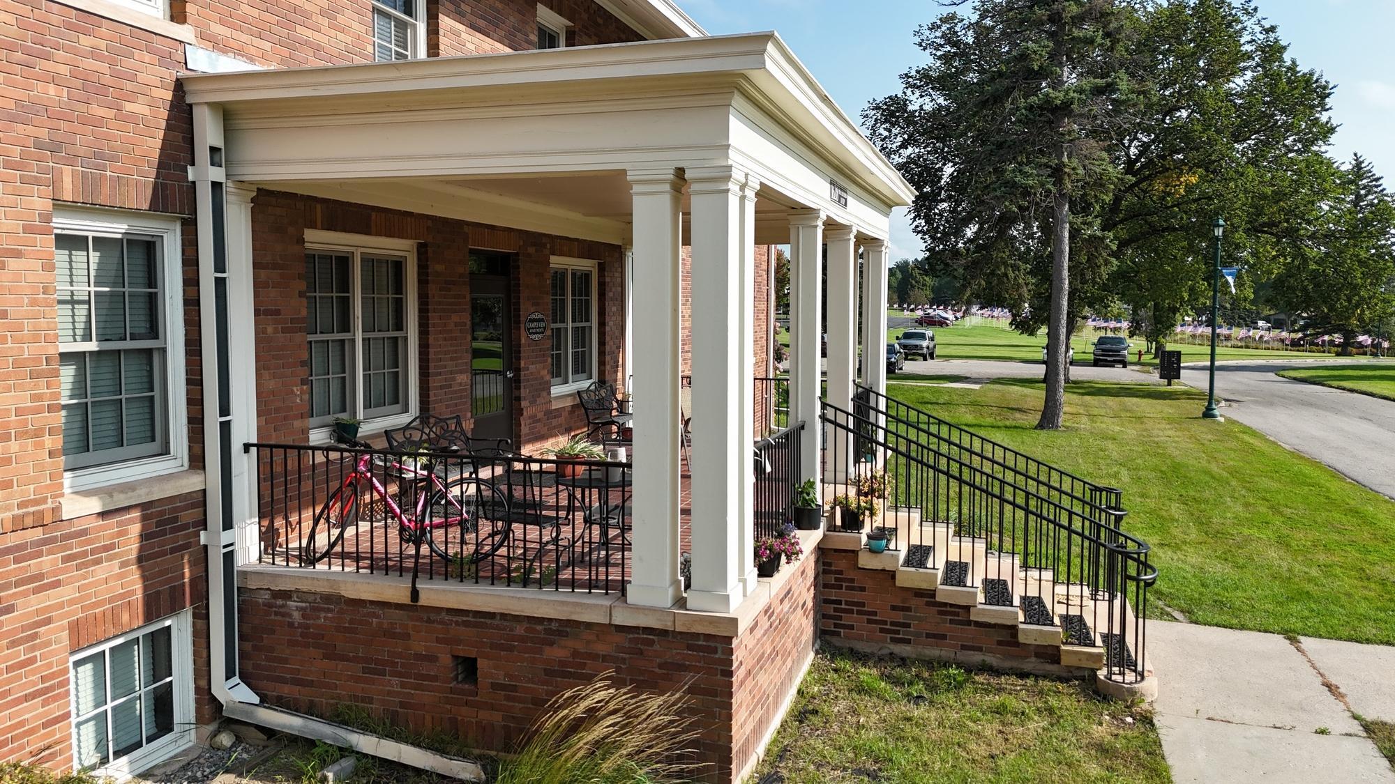 main property photo 18
