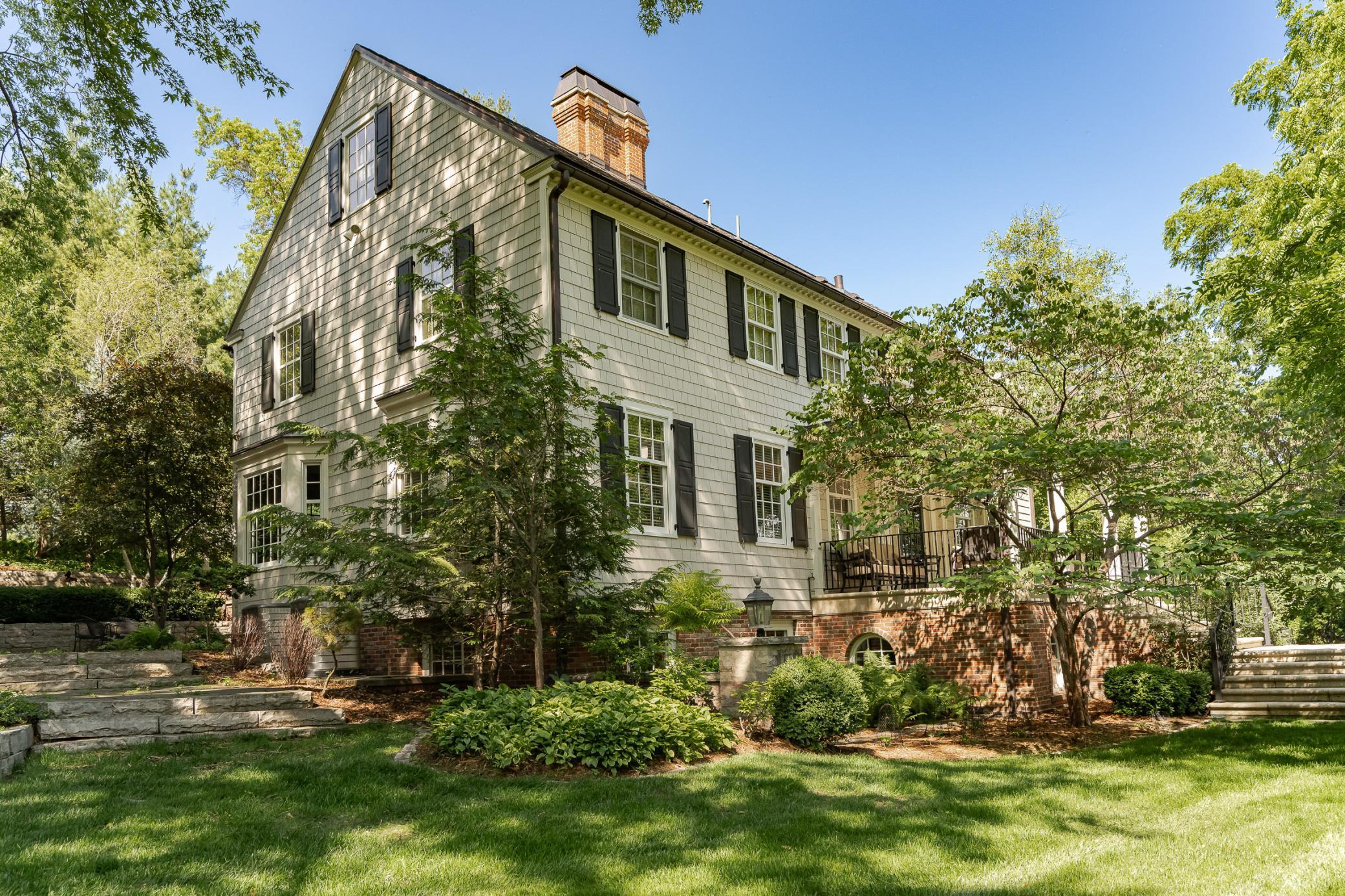 main property photo 123