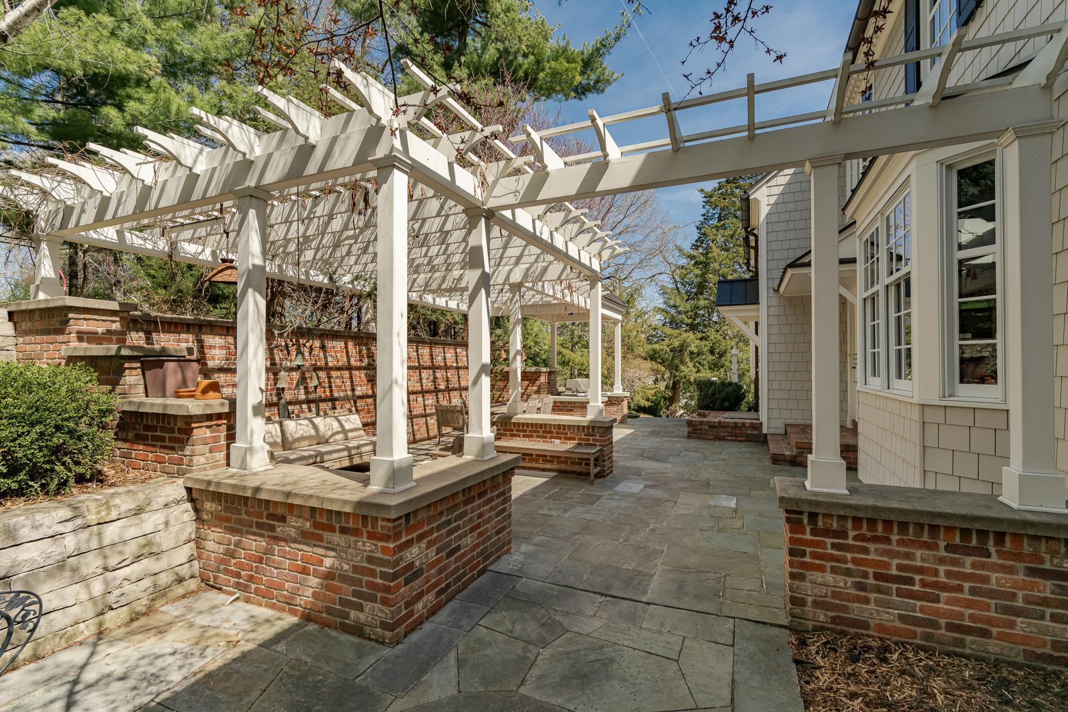 main property photo 16