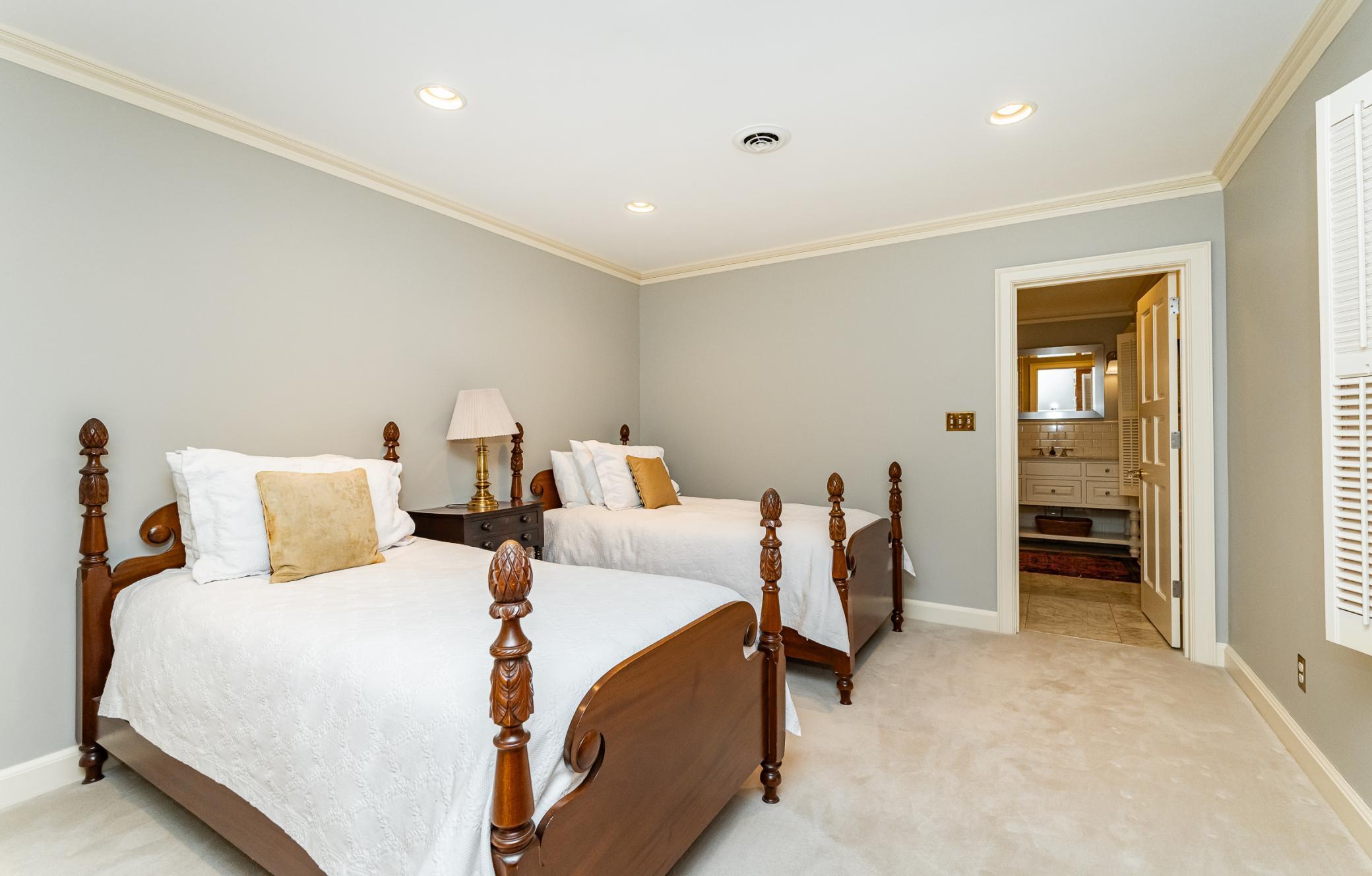 main property photo 88