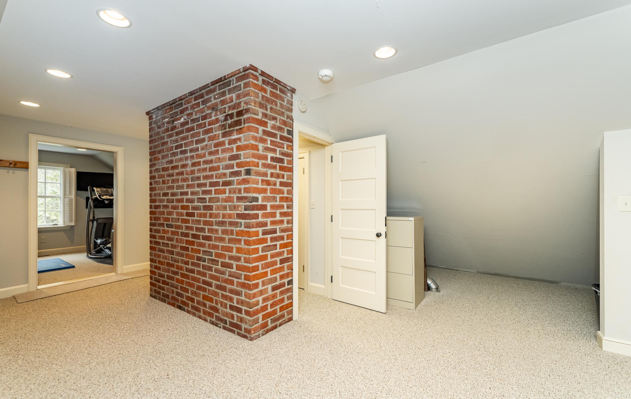 main property photo 94