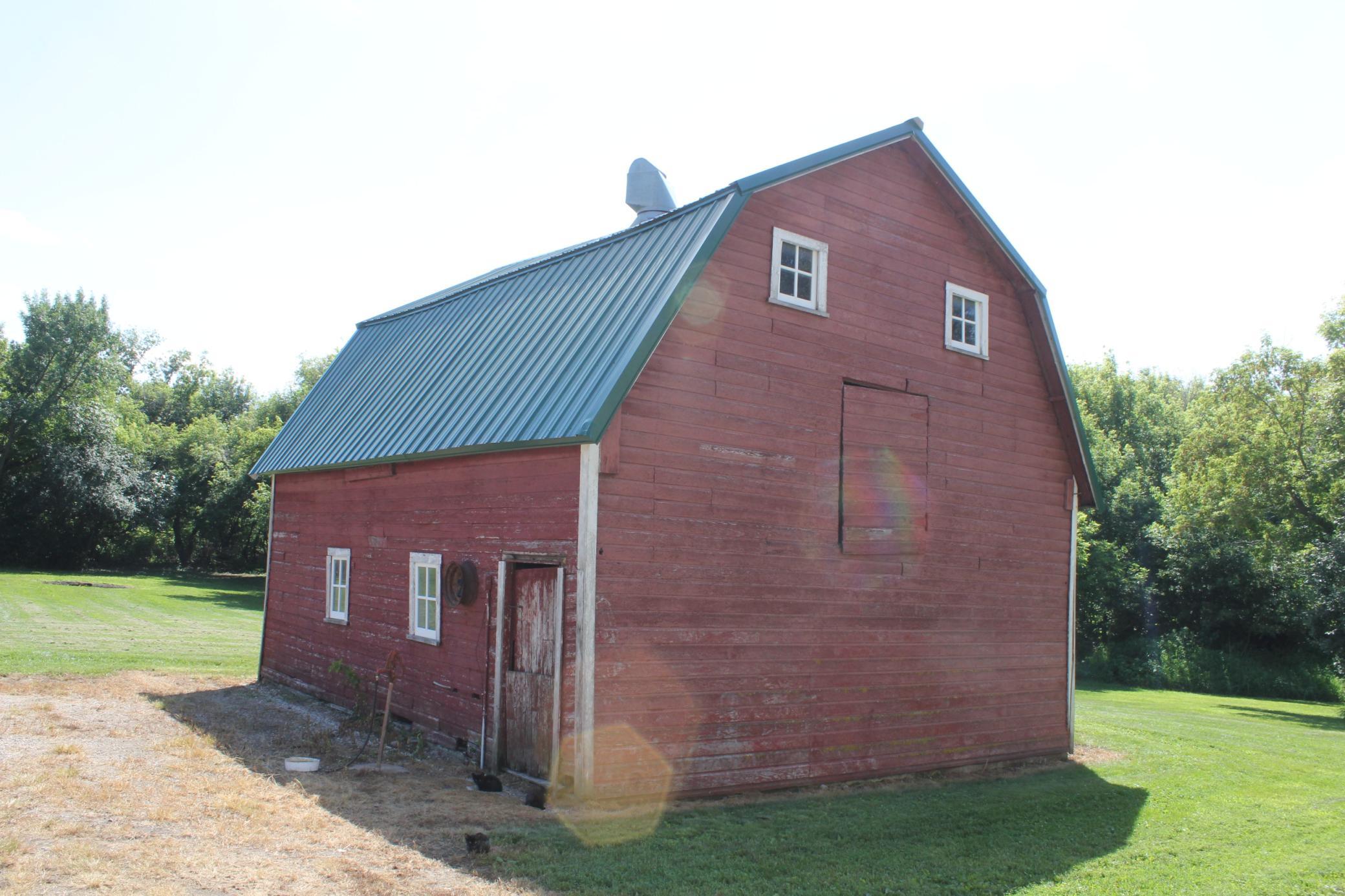 main property photo 25