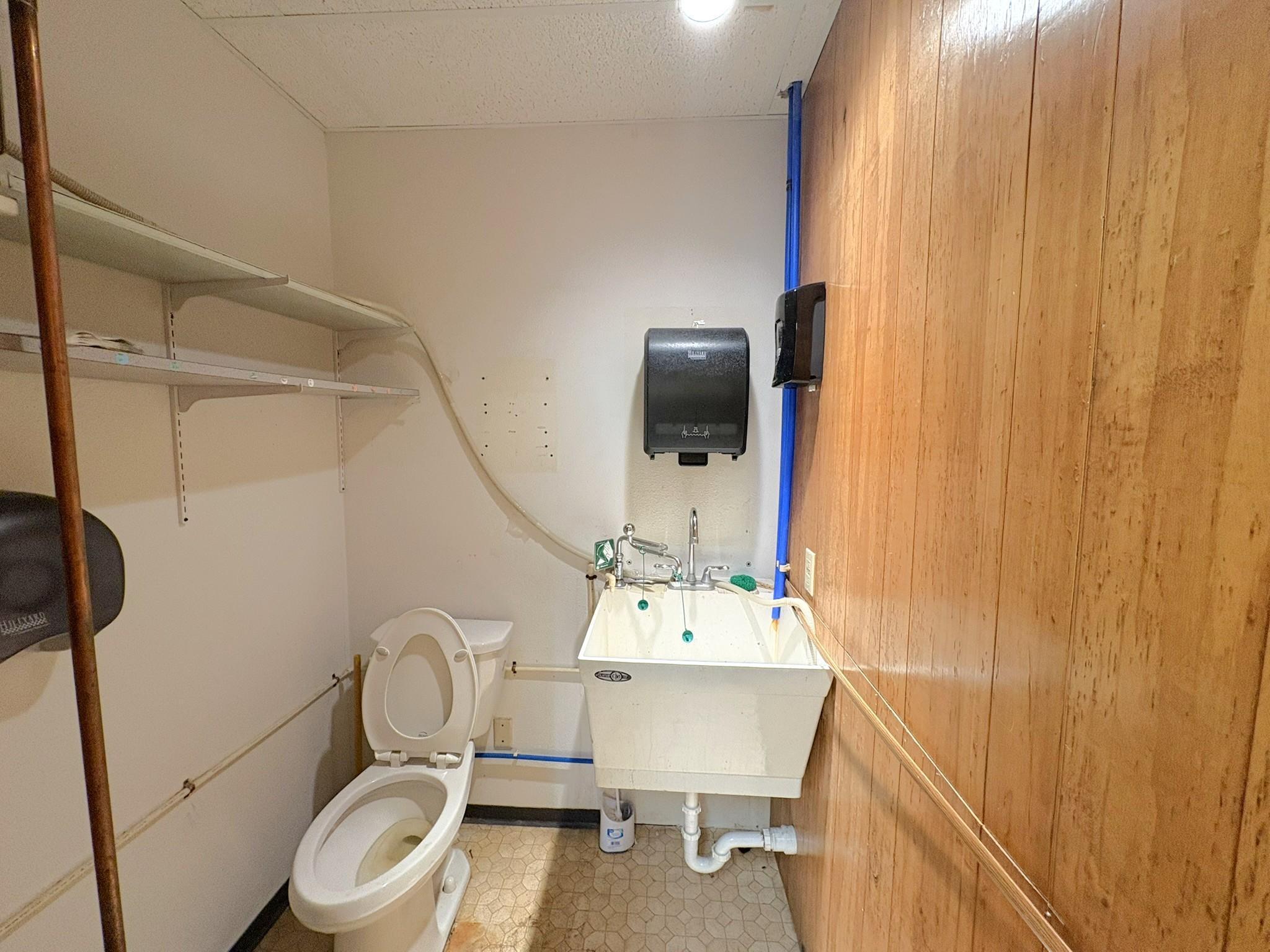 main property photo 9