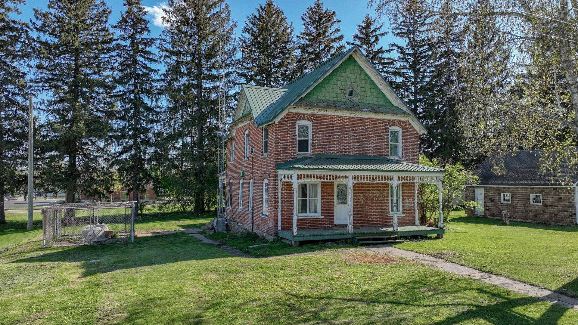 main property photo 18