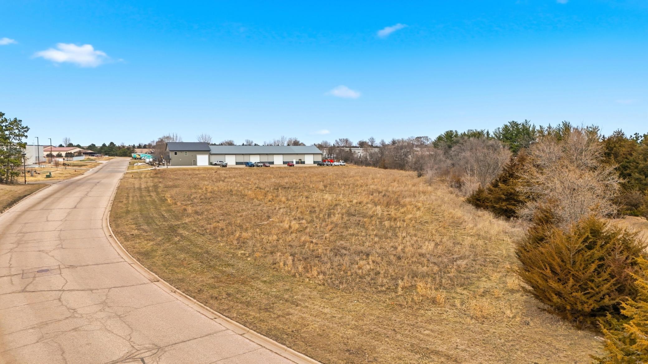 main property photo 9