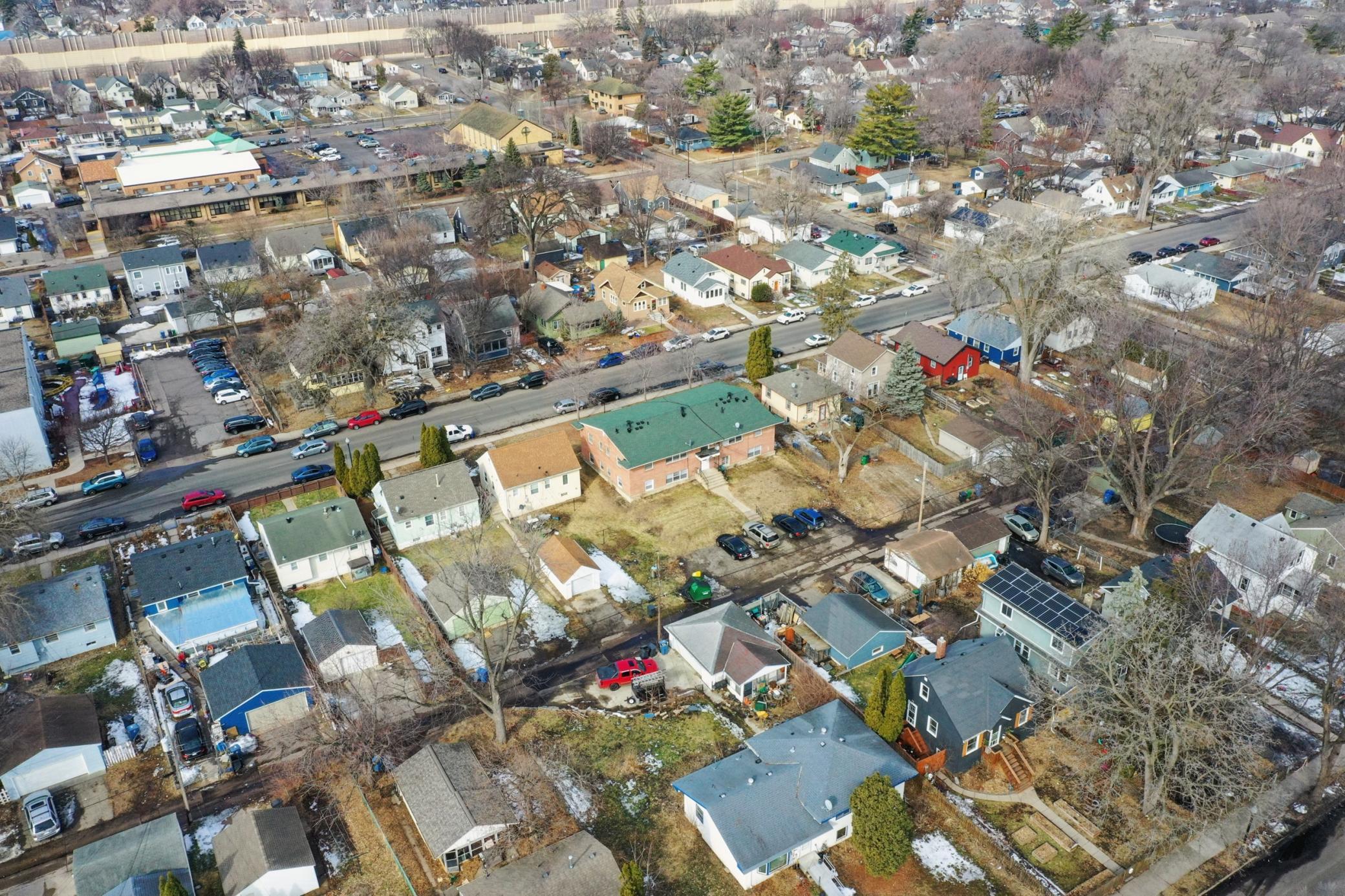 main property photo 28