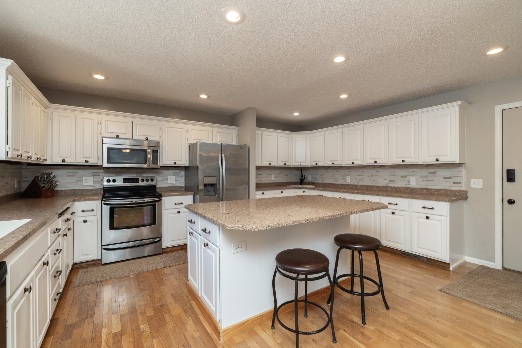 main property photo 10
