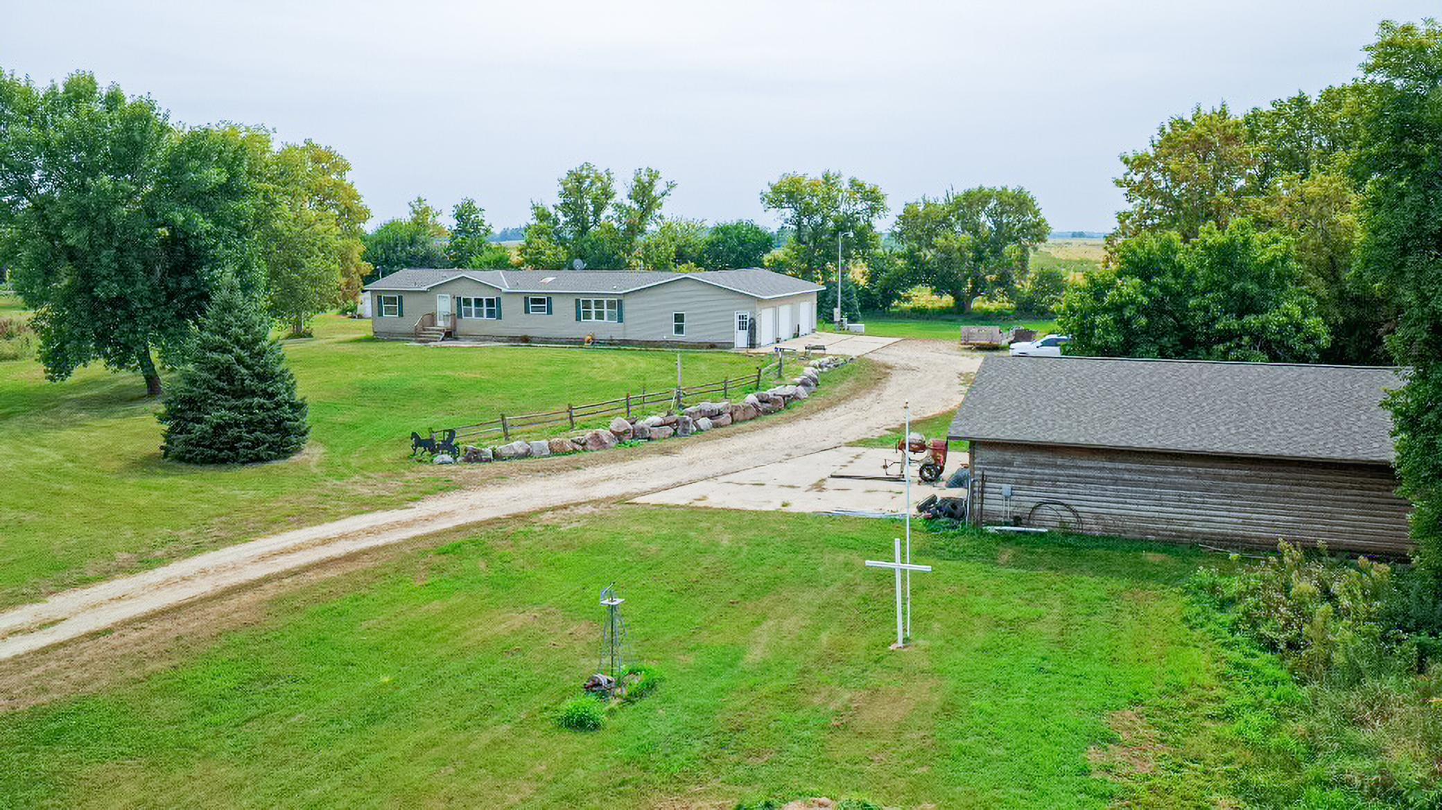 main property photo 23
