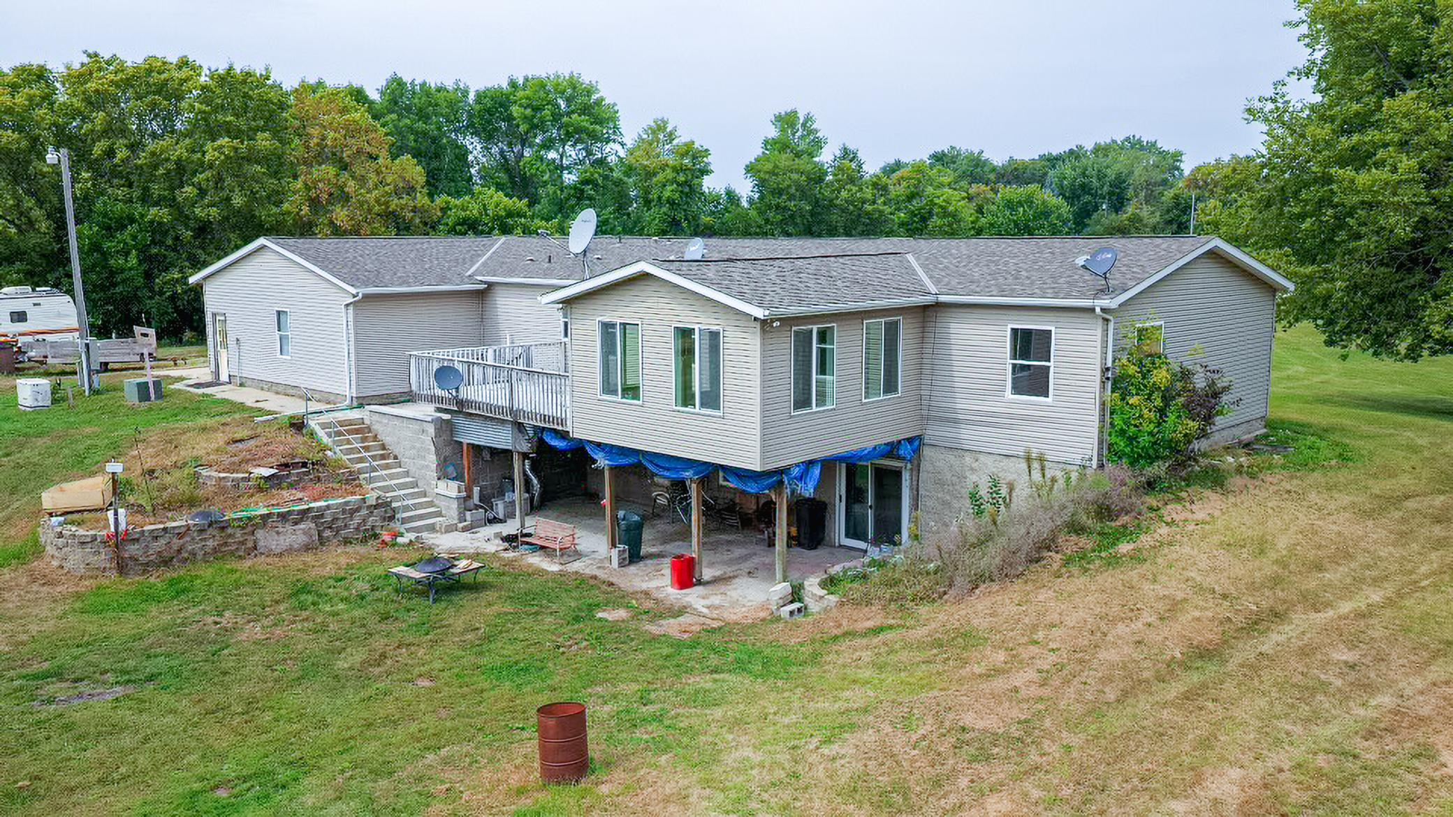 main property photo 28
